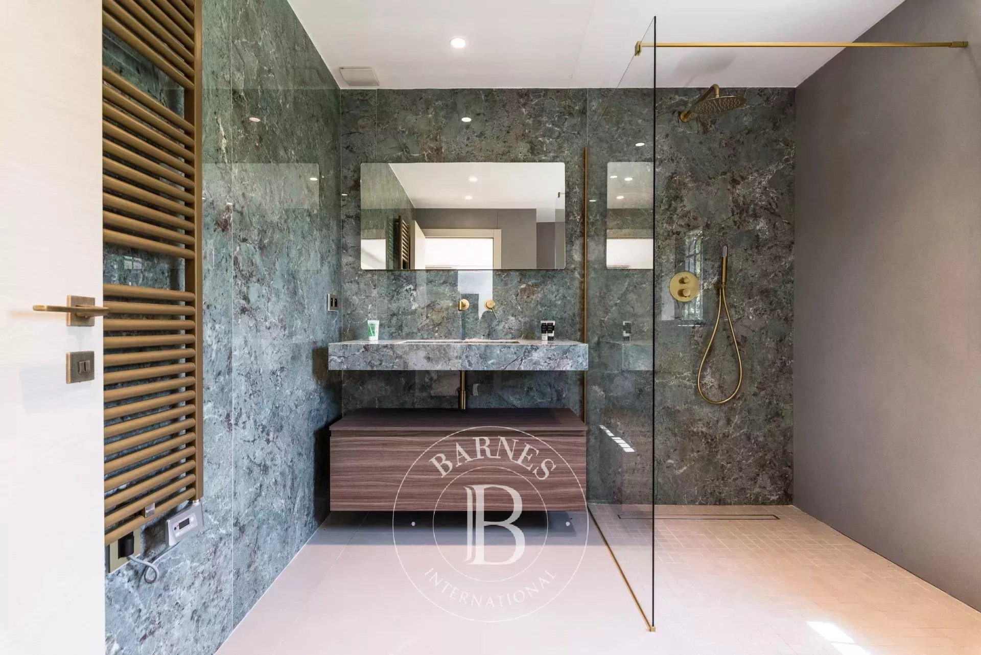 Ev Mougins - picture 8