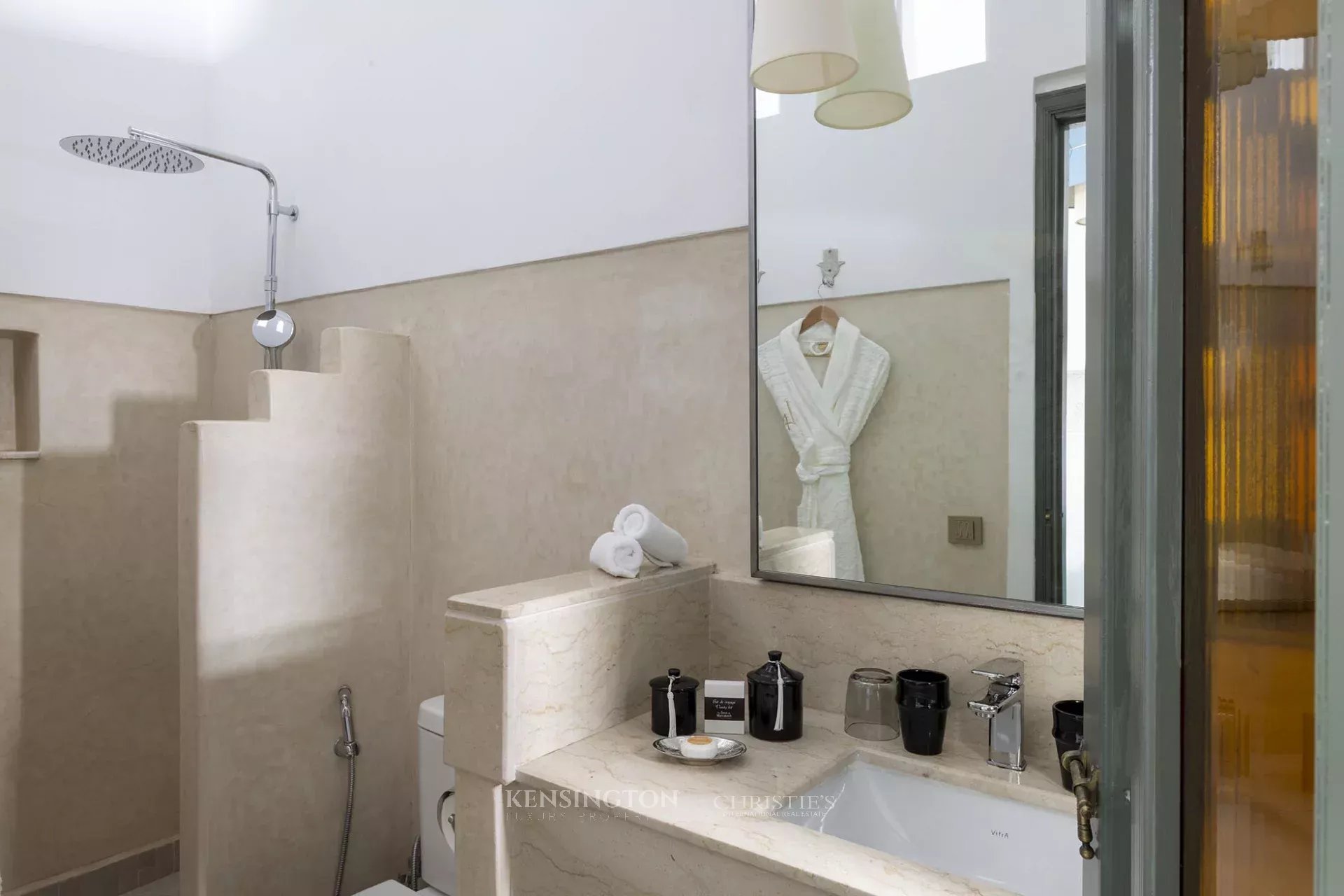 7 Bedroom Villa/Townhouse's Image 6