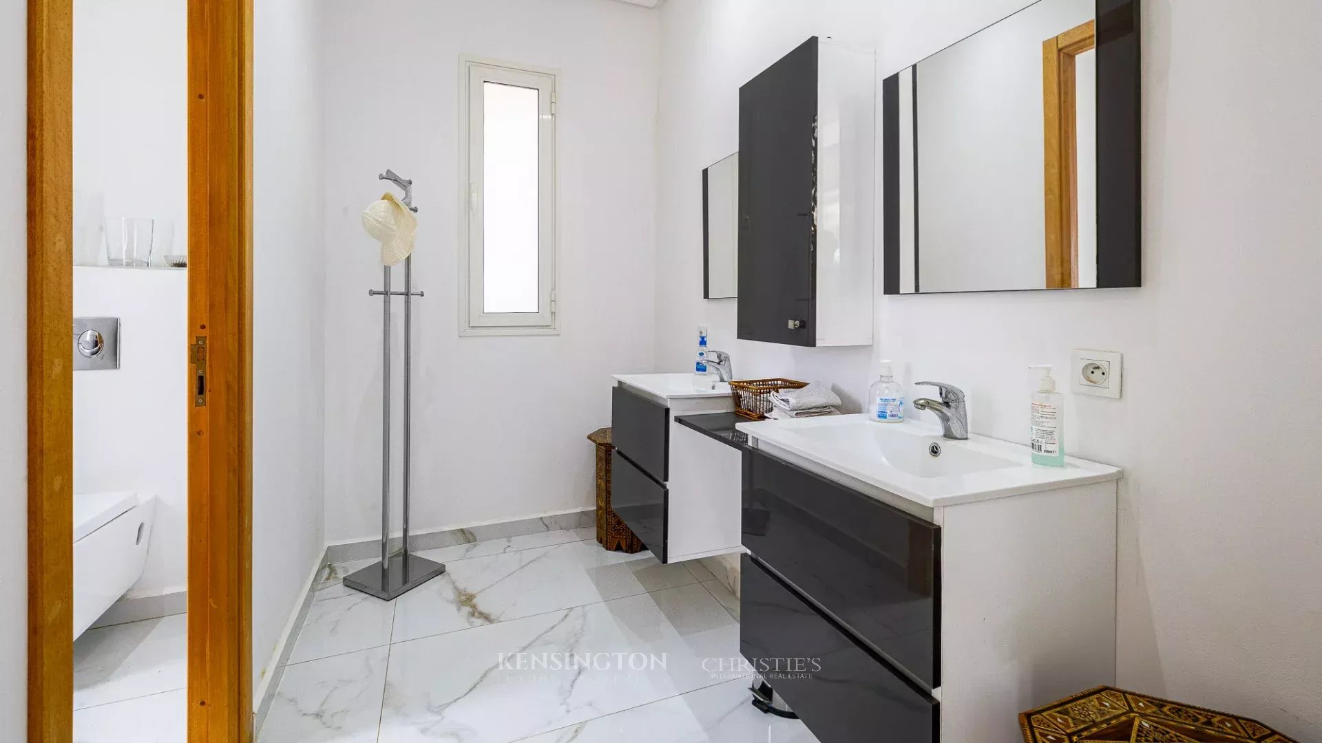 4 Bedroom Villa/Townhouse's Image 27