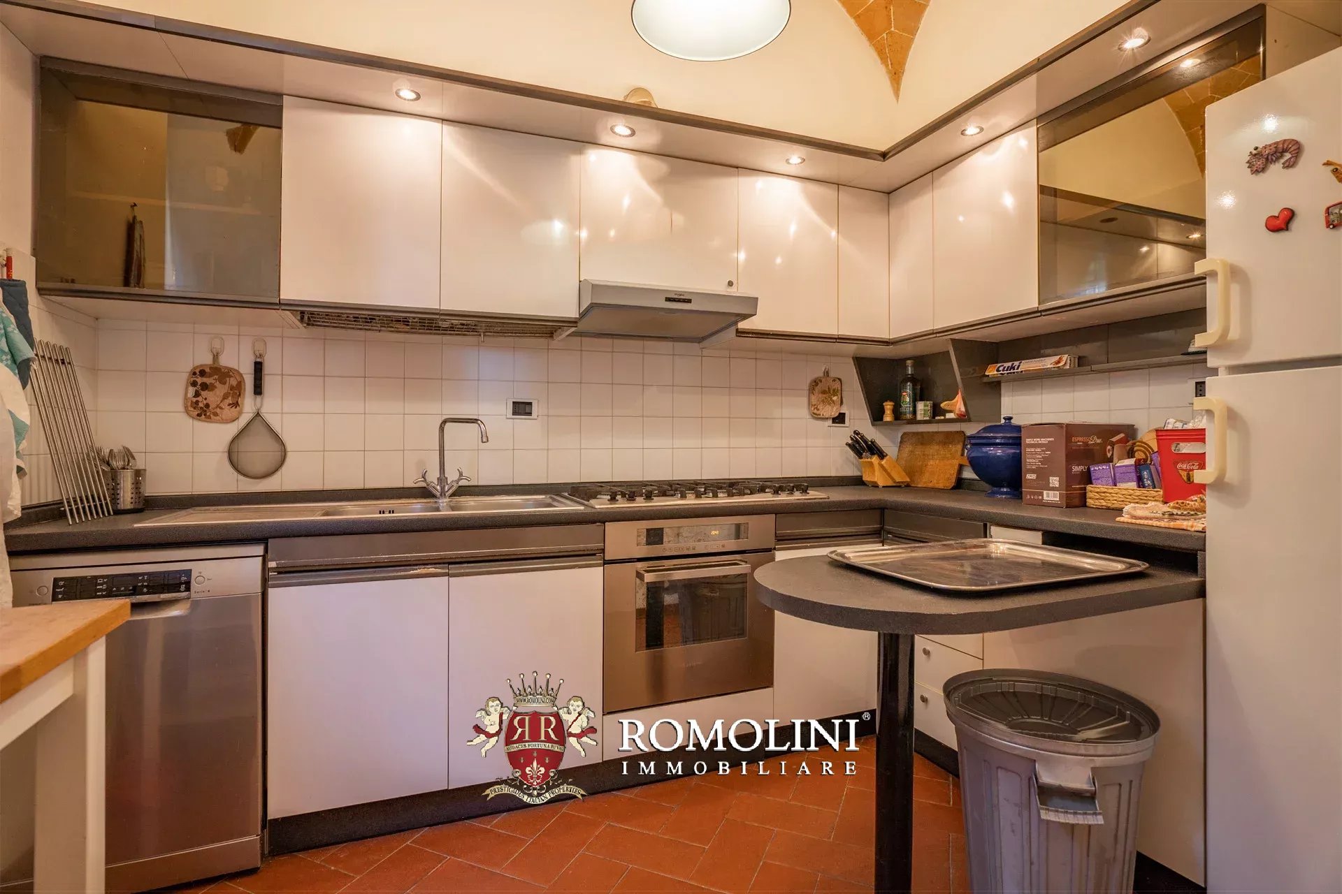 7 Bedroom Villa/Townhouse's Image 39