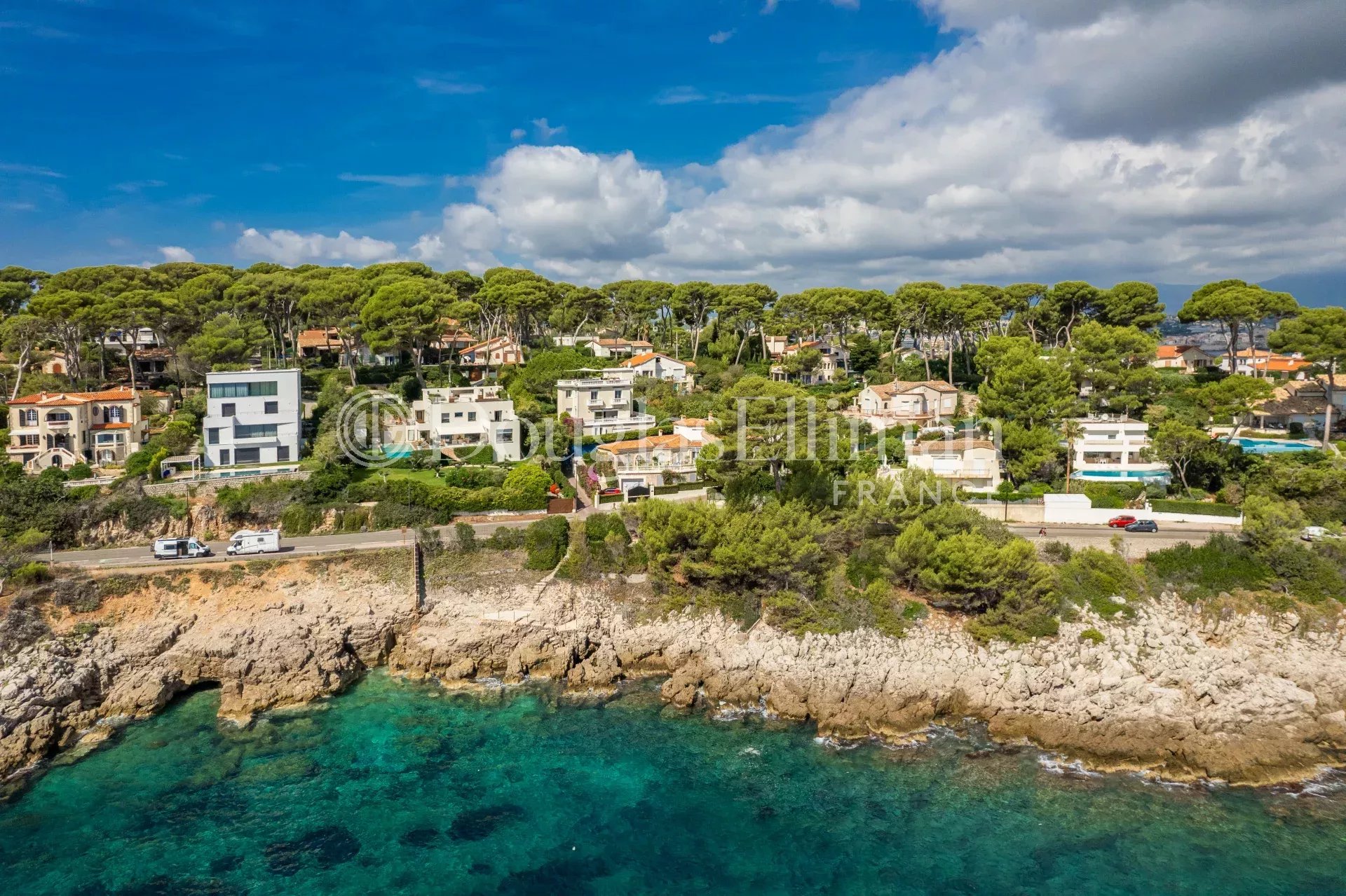 CAP D’ANTIBES – Charming Belle Epoque villa with roof terrace - Picture n°2