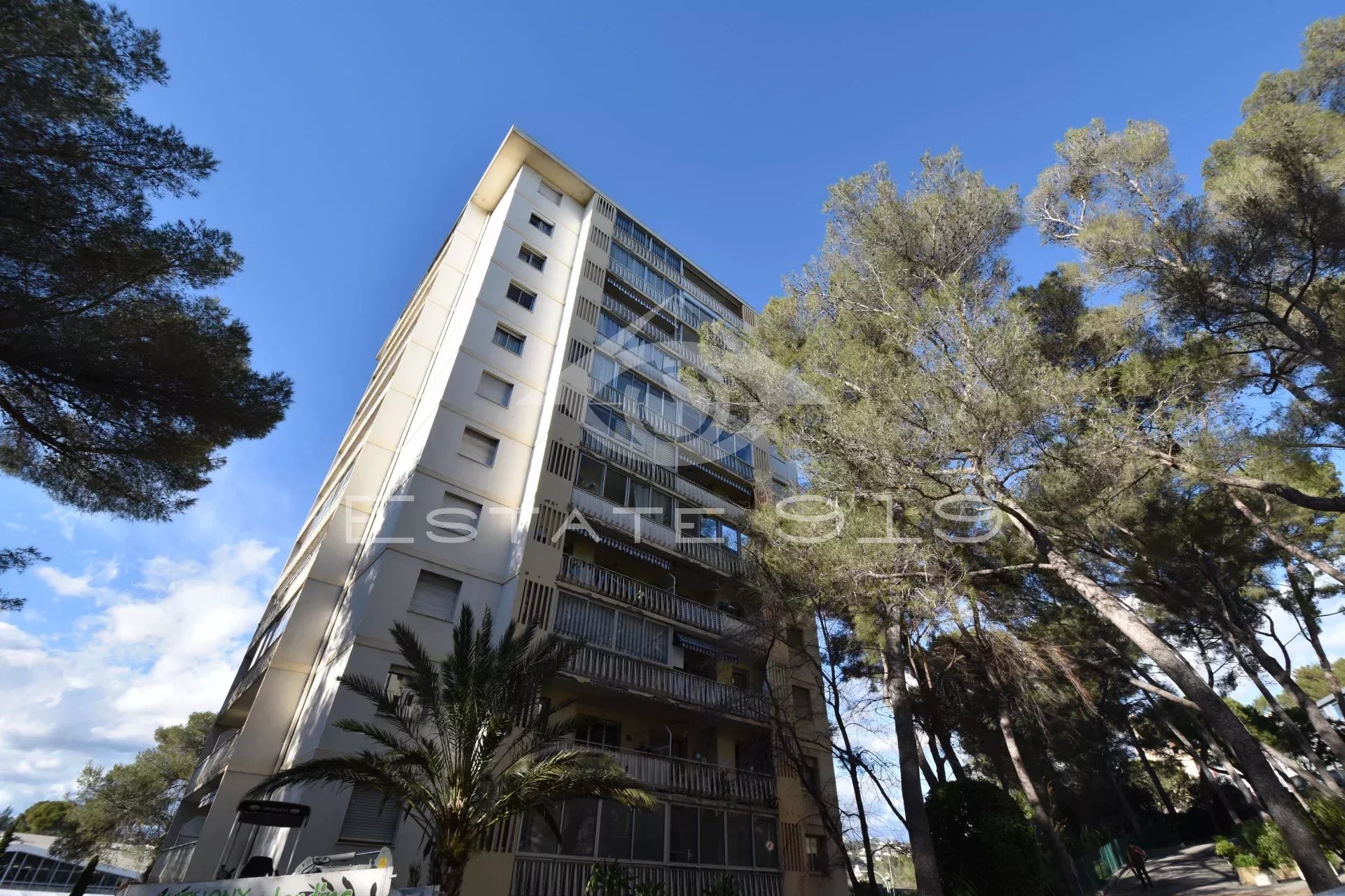 EXCLUSIVITE - LE CANNET - 4 PIECES VUE DEGAGEE