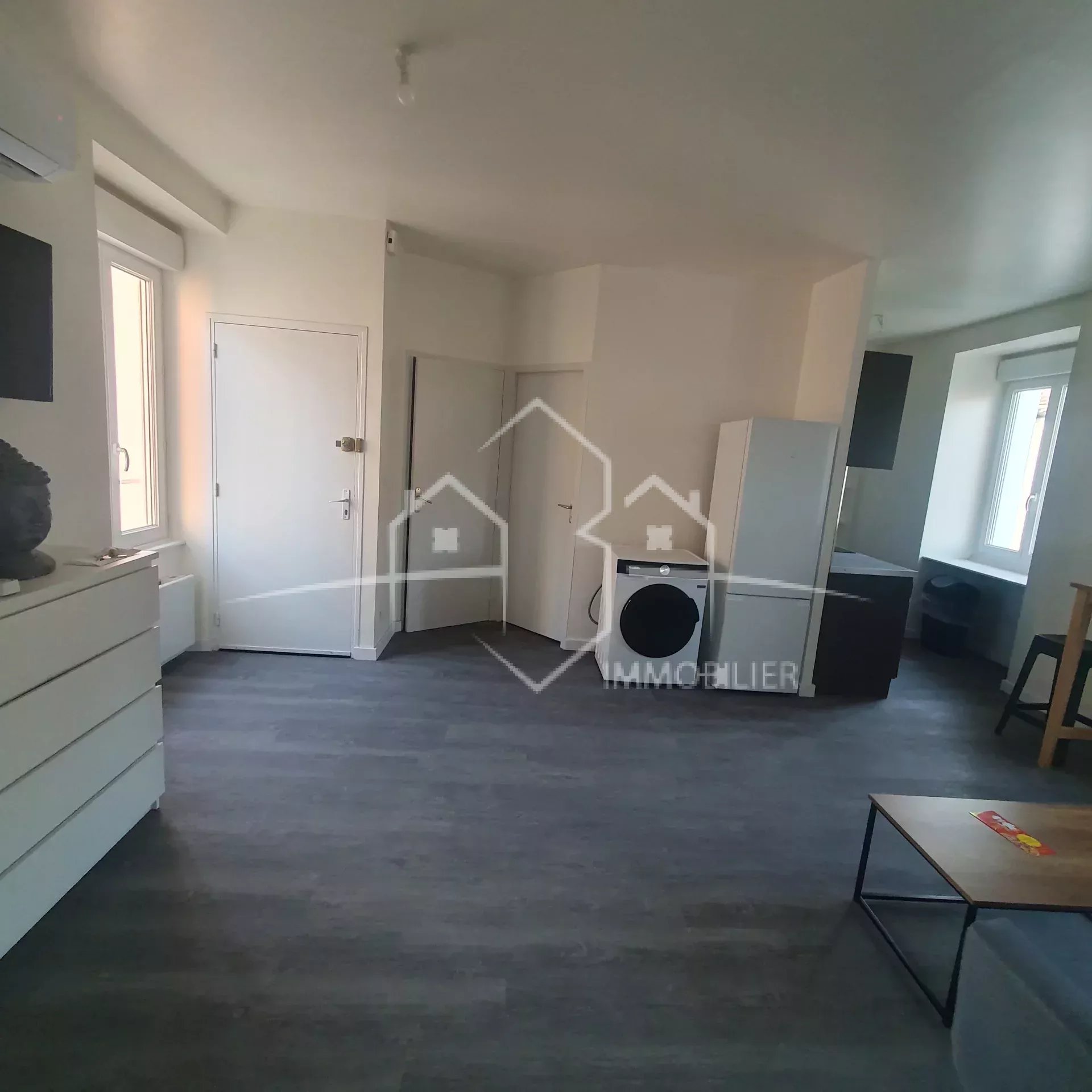 BEAUREPAIRE T2 meublé 2ème étage