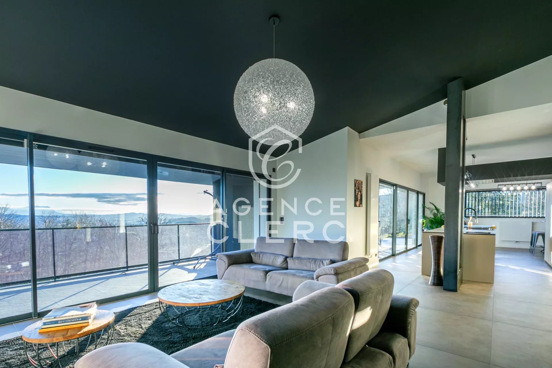 5 Bedroom Villa/Townhouse's Image 14