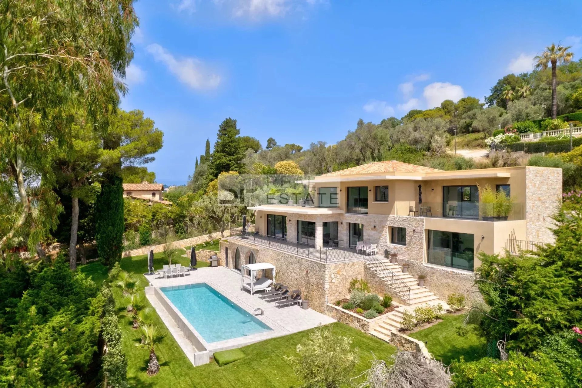 Agence immobilière de 