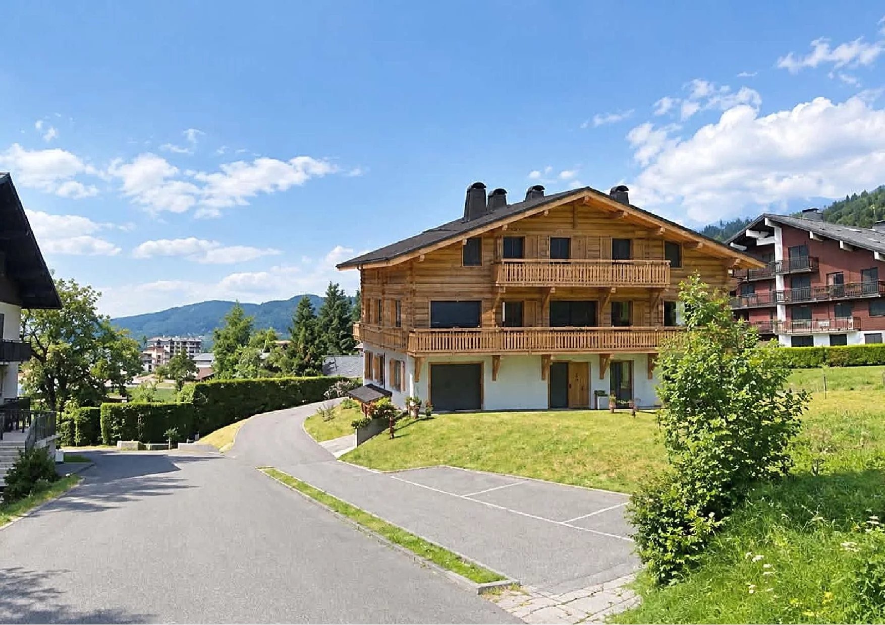 APPARTEMENT T4 Bis EN DUPLEX AVEC BALCON, CAVE, GARAGE ET CA