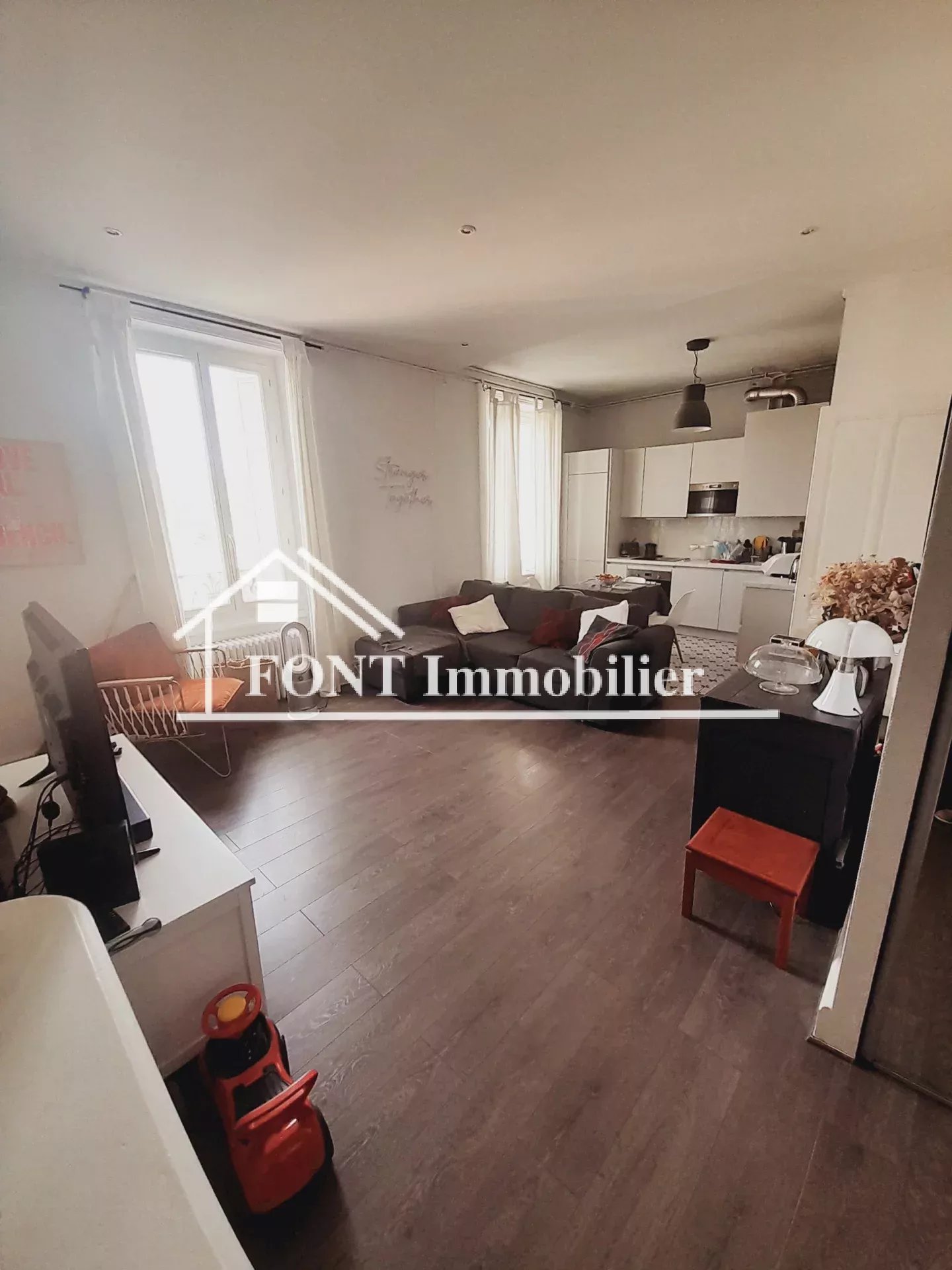 SAINT-CHAMOND,  BEL APPARTEMENT TRAVERSANT