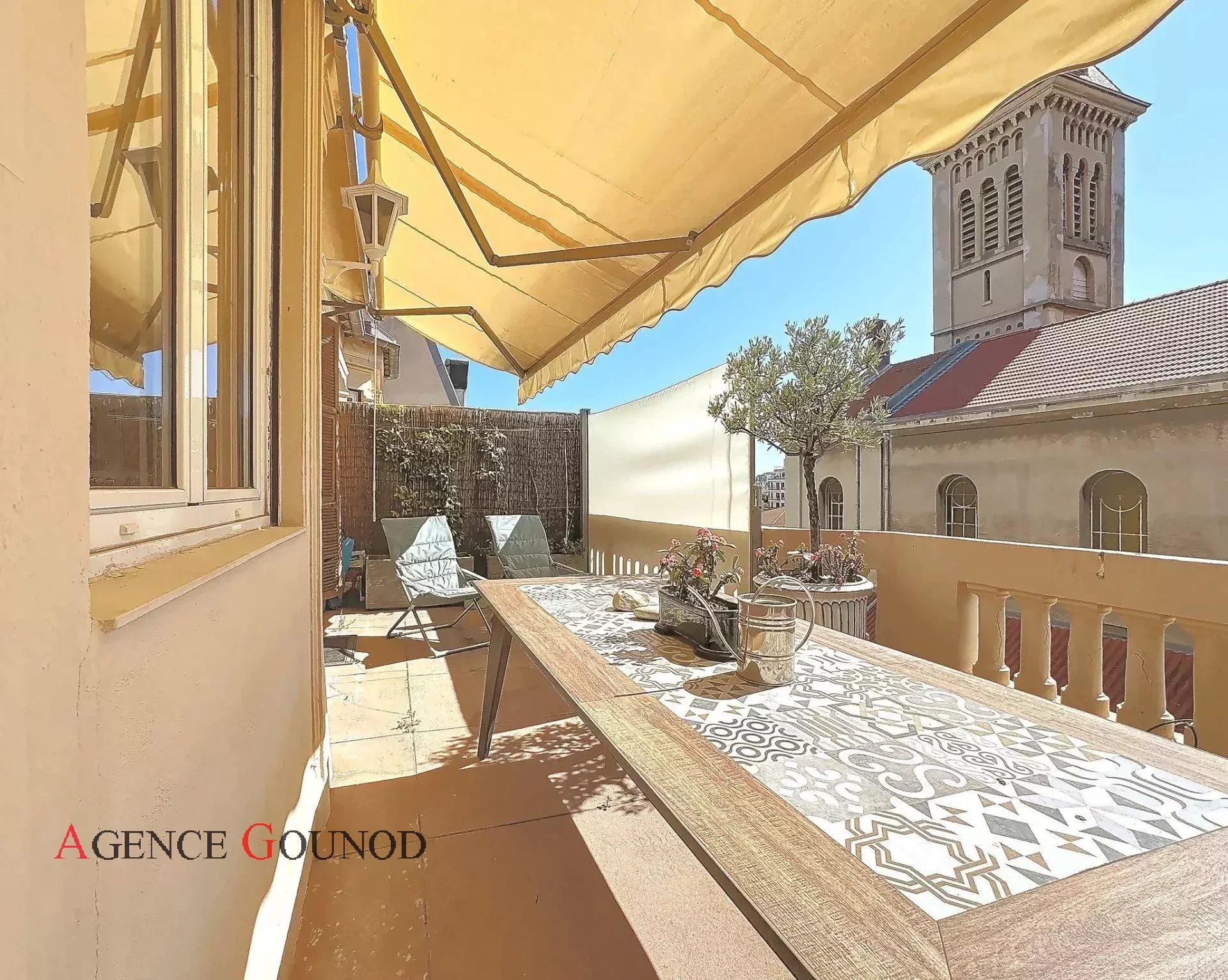 Appartement  - 3 pièces  - 66.24 m2 -  450 000 € - À vendre