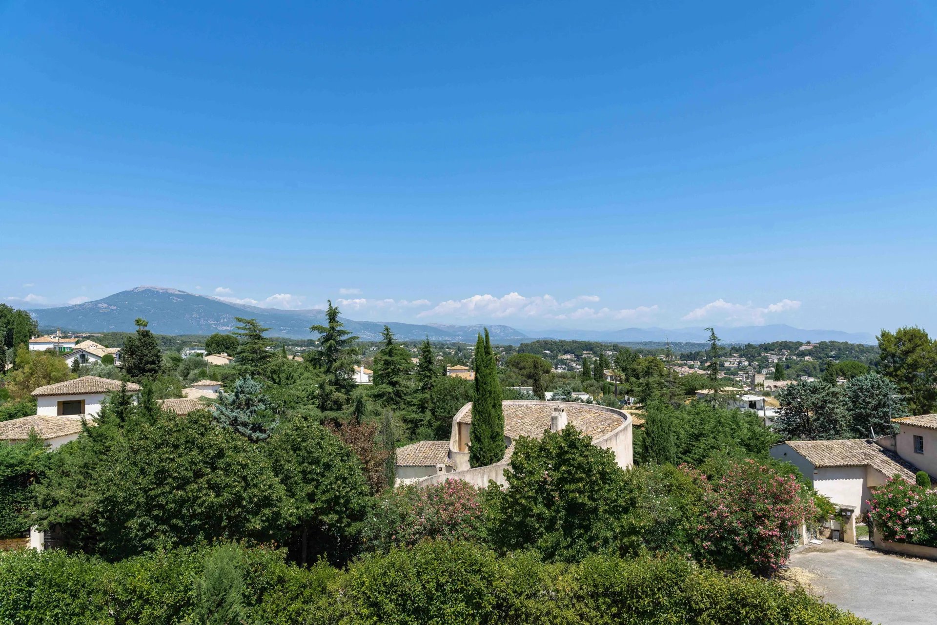 Valbonne, Alpes-Maritimes