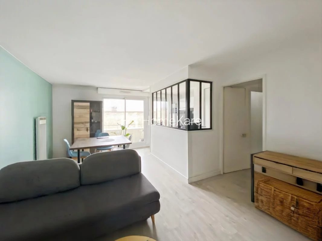 A VENDRE T2 CHARTRONS AVEC BALCON ET STATIONNEMENT