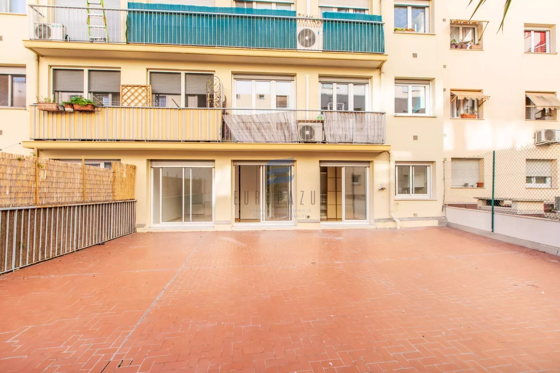 4P grande terrasse - Calme - parking en sus