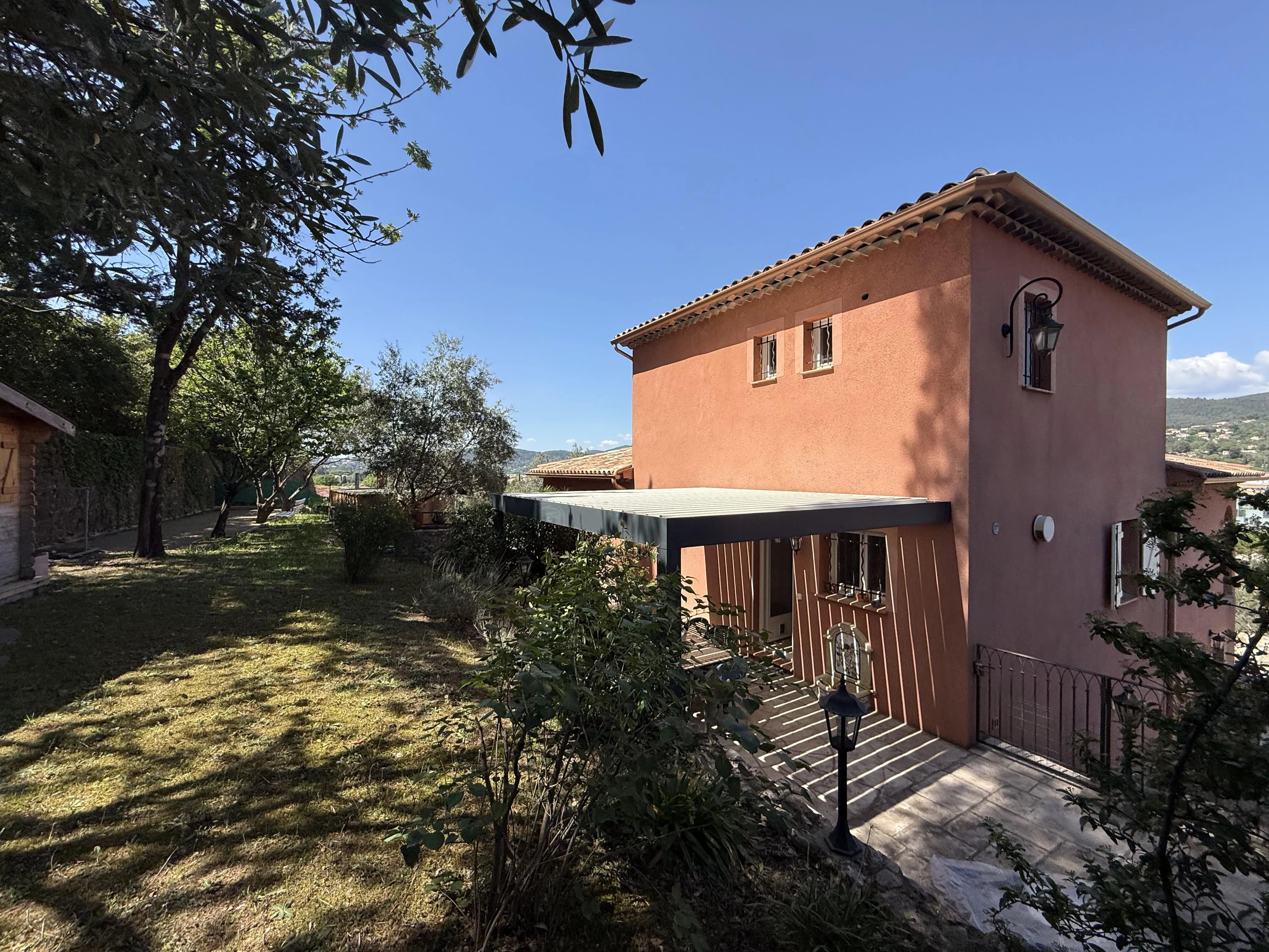 VILLA TRADITIONNELLE R+1 - 3 CHAMBRES DRAGUIGNAN — photo 3