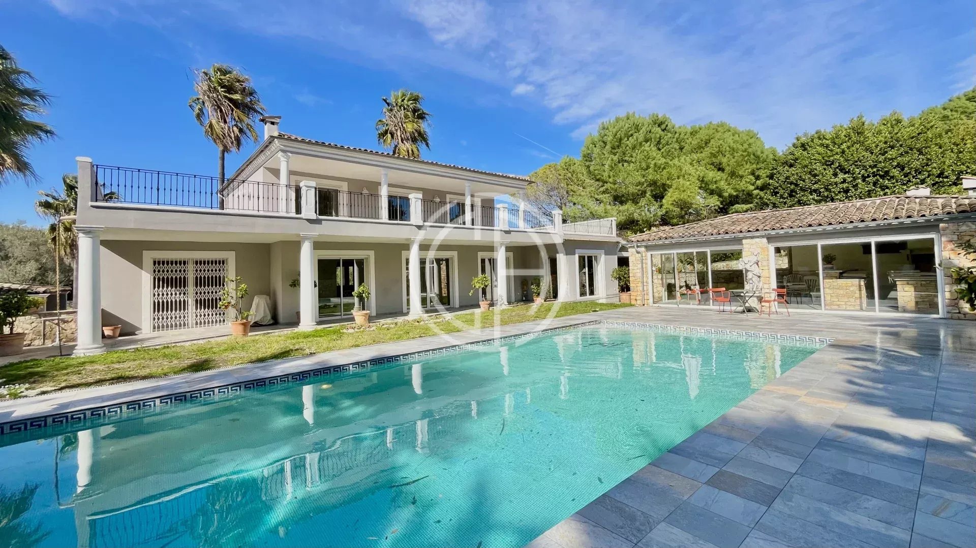 GATED COMMUNITY VILLA - MAGNIFICENT GARDEN