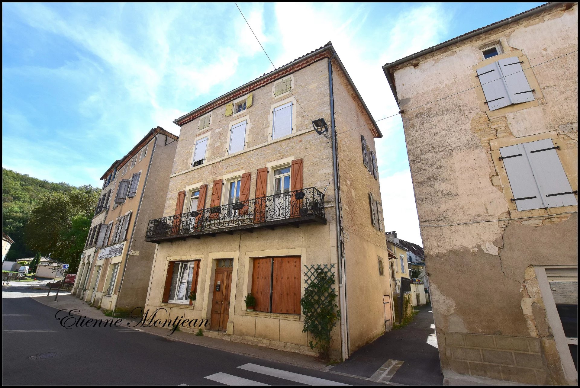 ENSEMBLE IMMOBILIER à Catus, 4 logements, 193 m² habitables, potentiel locatif 9.5 %