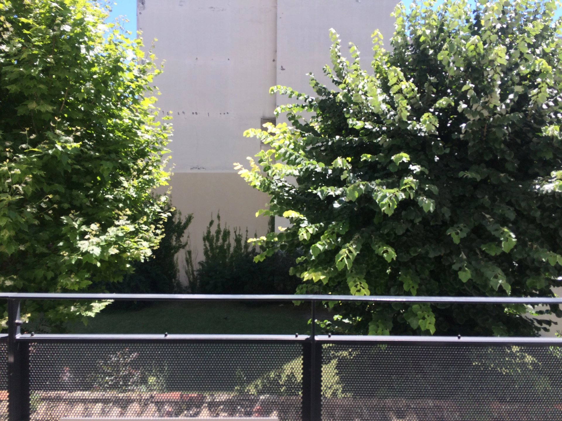 496329 Location Villeurbanne