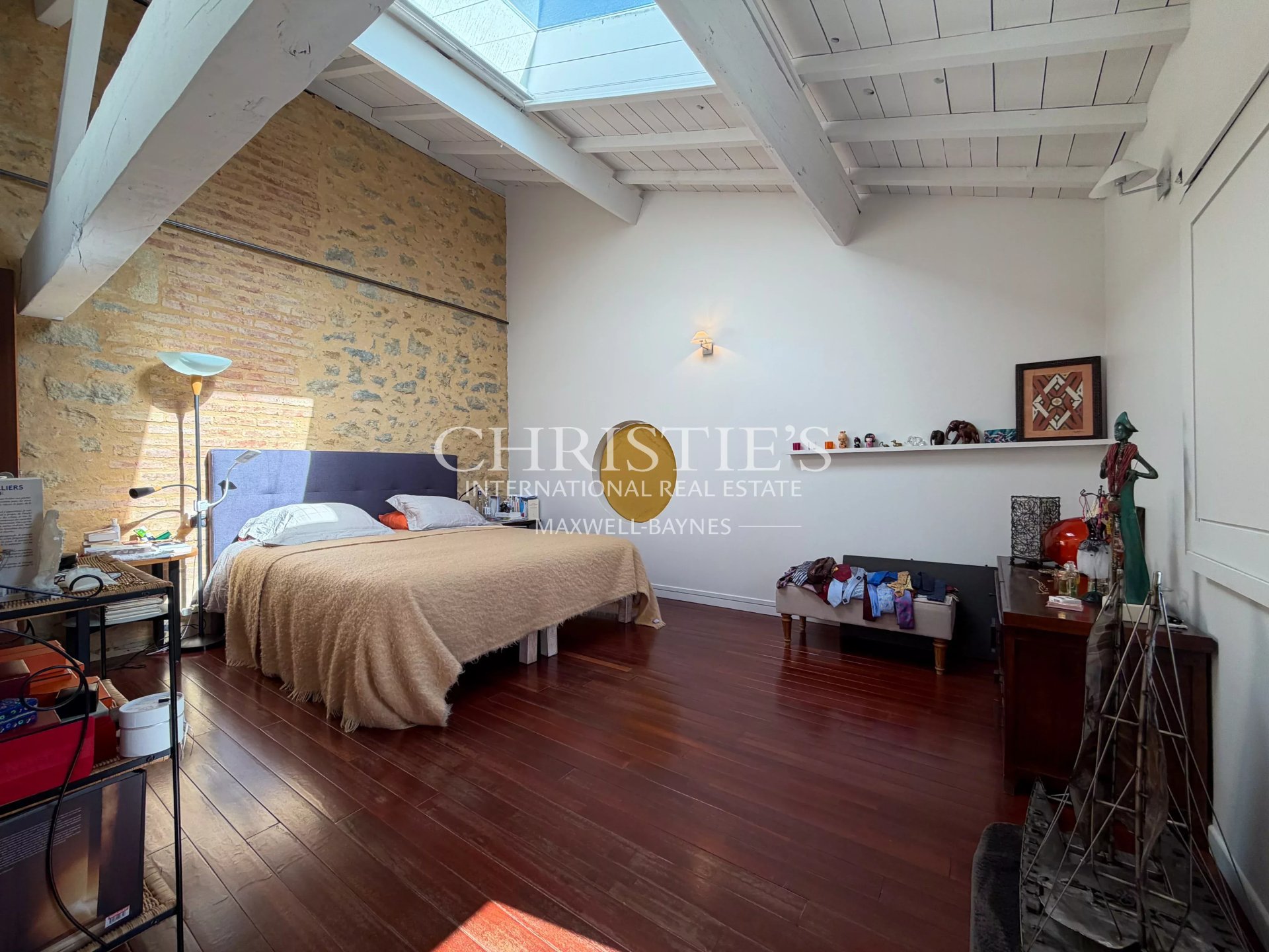 6 Bedroom Villa/Townhouse's Image 20