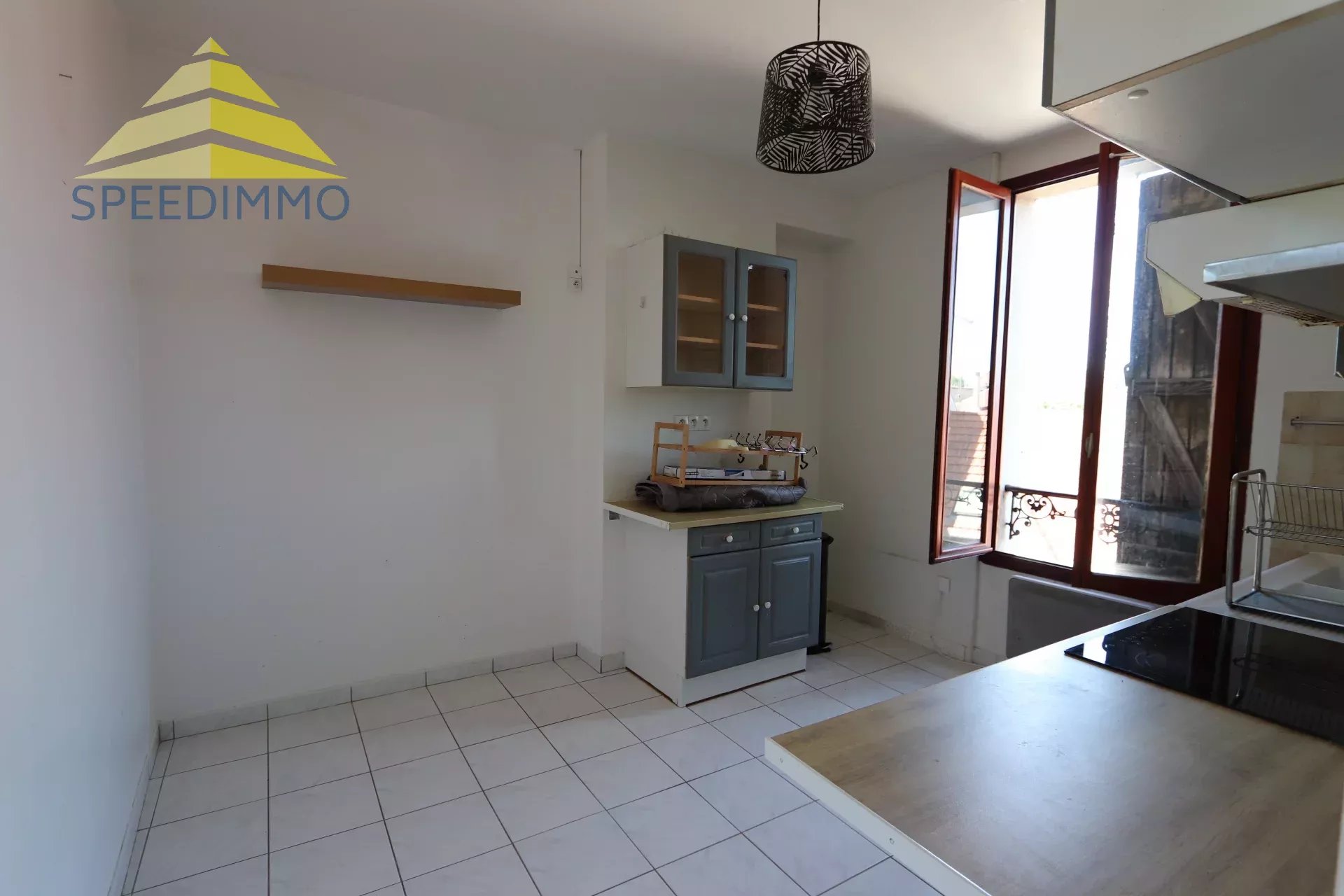 Petit appartement à Mandres-les-Roses