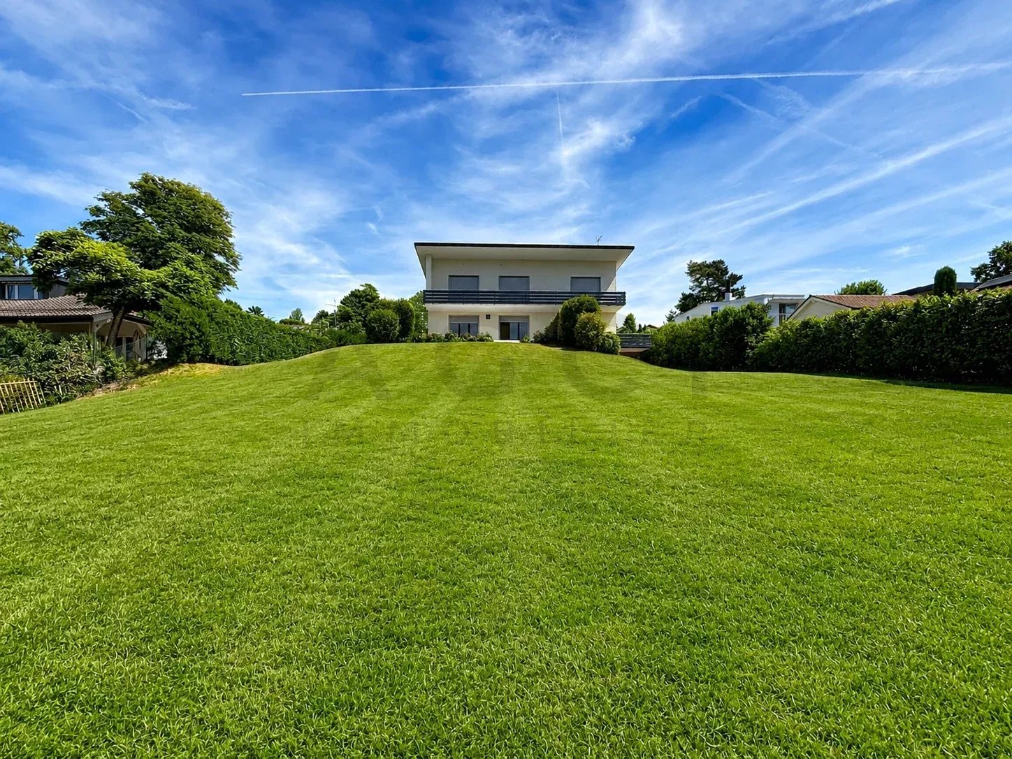 Magnifique villa avec vue panoramique et accès privé au lac – Anières (Genève)