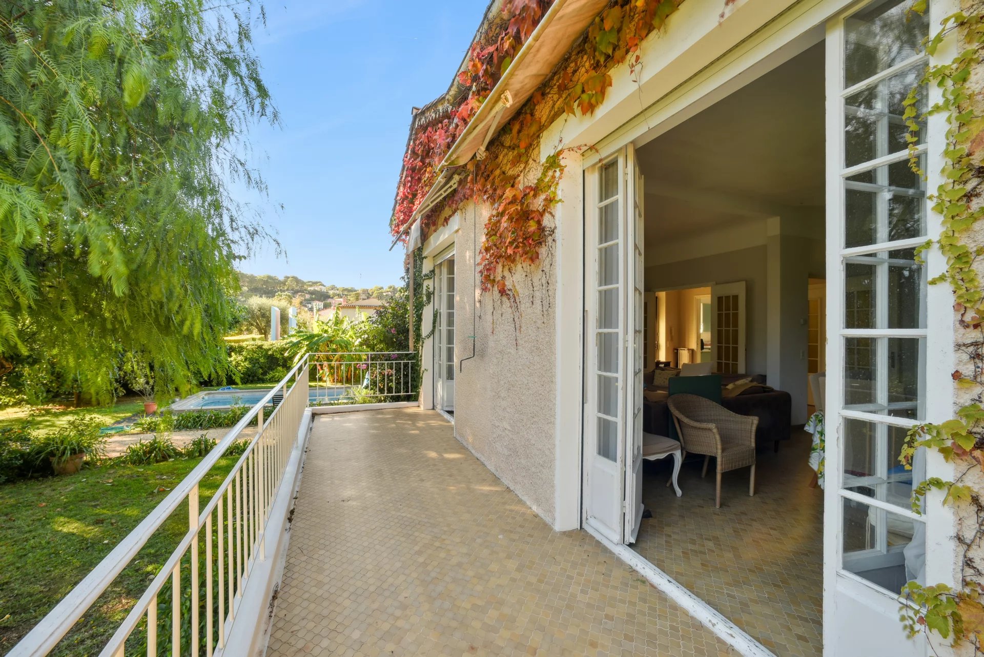 Villa med godkänt bygglov nära stranden i Saint-Jean-Cap-Ferrat