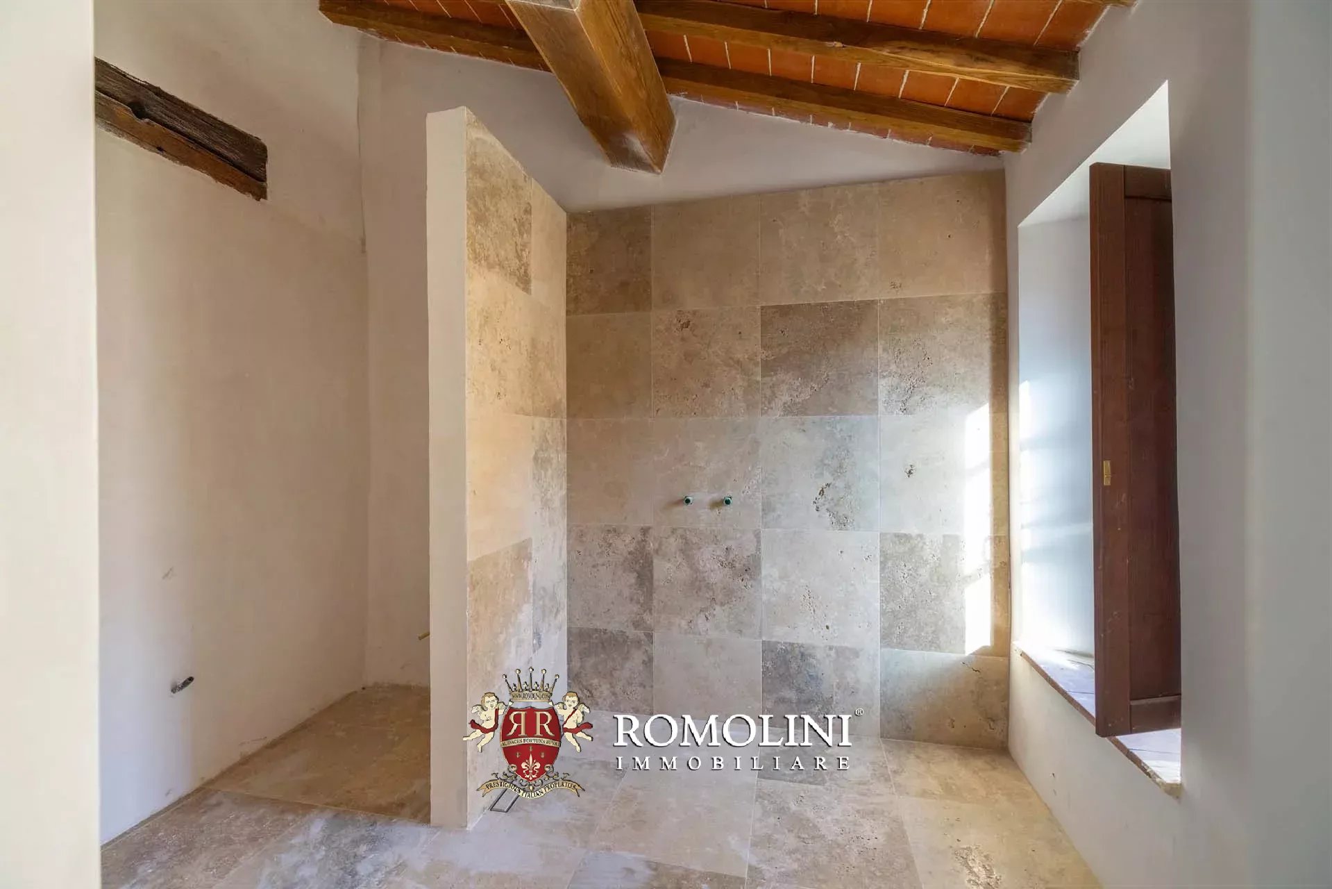 6 Bedroom Villa/Townhouse's Image 27