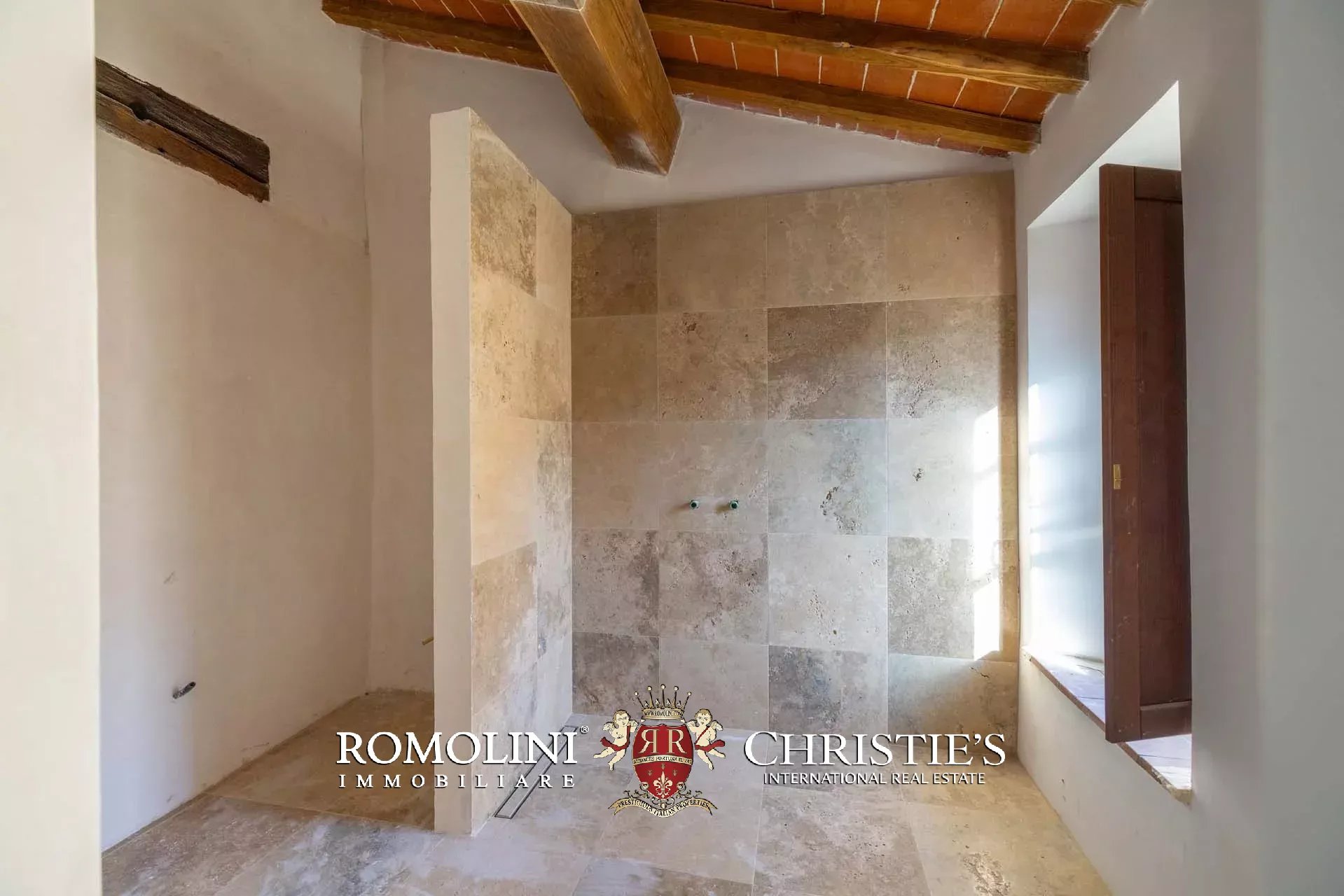 6 Bedroom Villa/Townhouse's Image 27