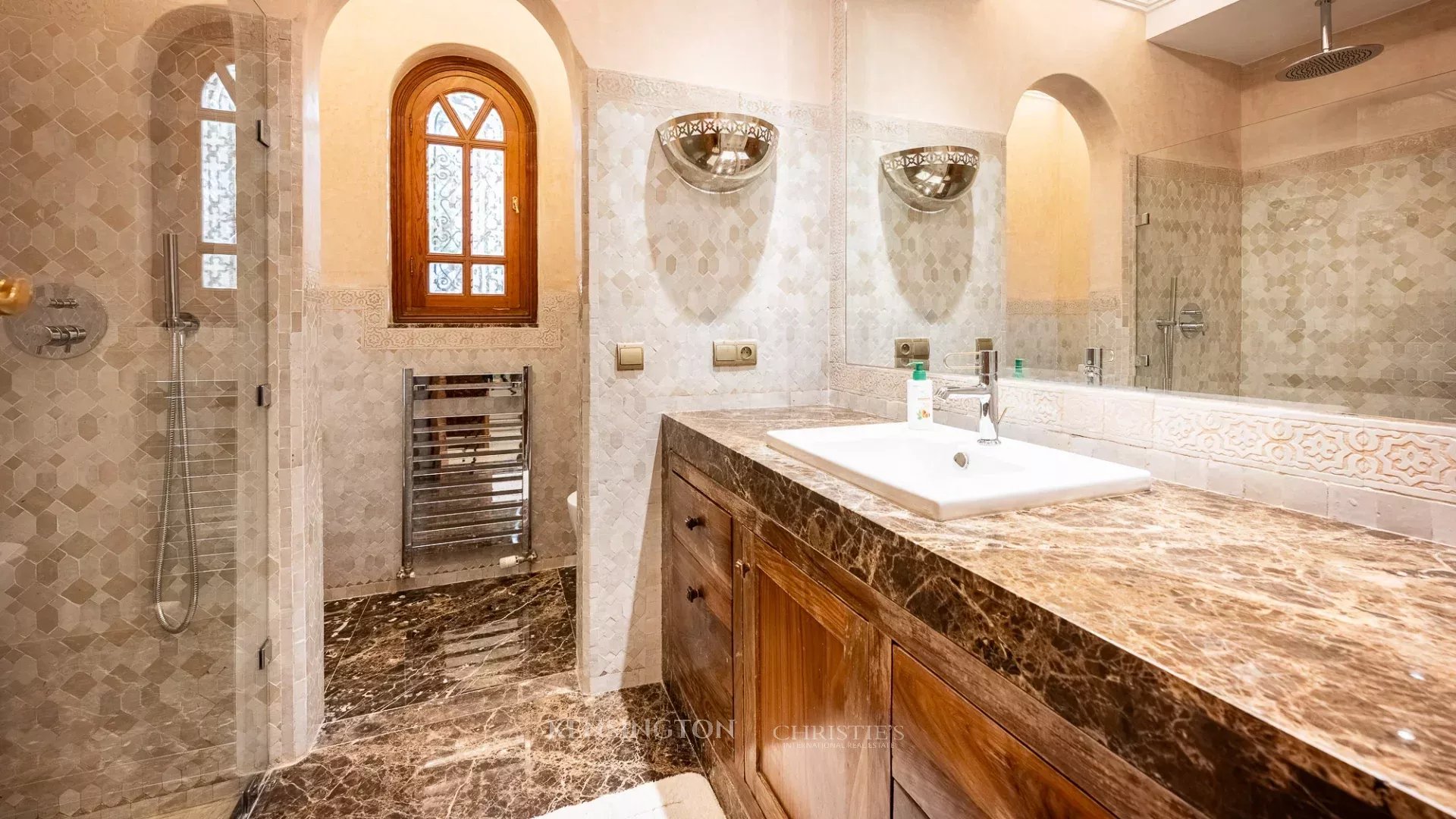 6 Bedroom Villa/Townhouse's Image 31