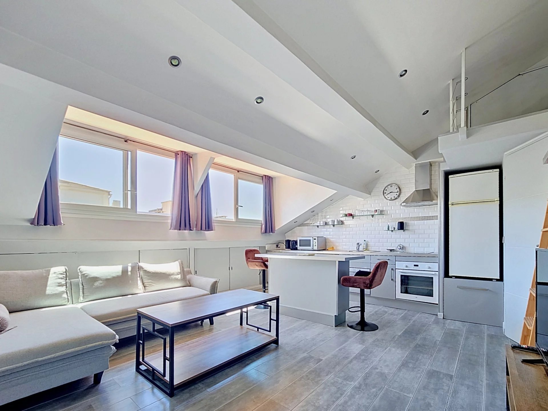 Agence immobilière de AZUR ACT IMMOBILIER