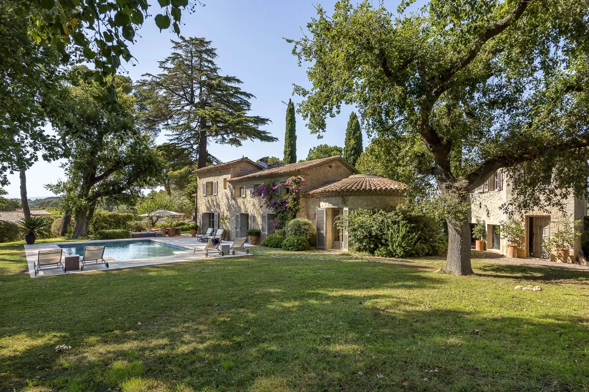 Mougins - Provencal stone Mas