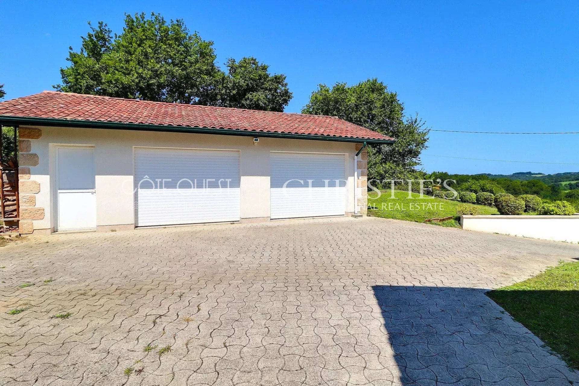3 Bedroom Villa/Townhouse's Image 17