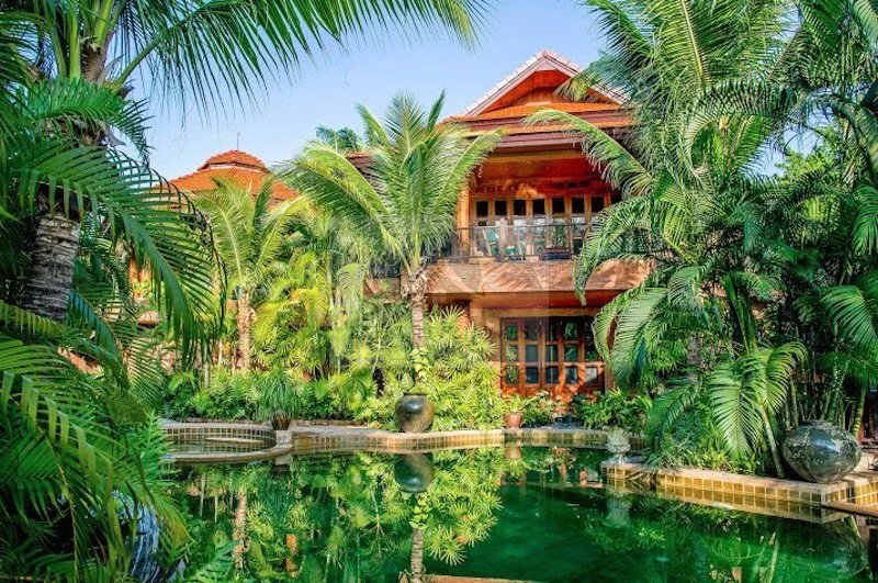 HUA HIN LUXURY BALINESE STYLE PROPERTY  FOR GOLF PLAYERS