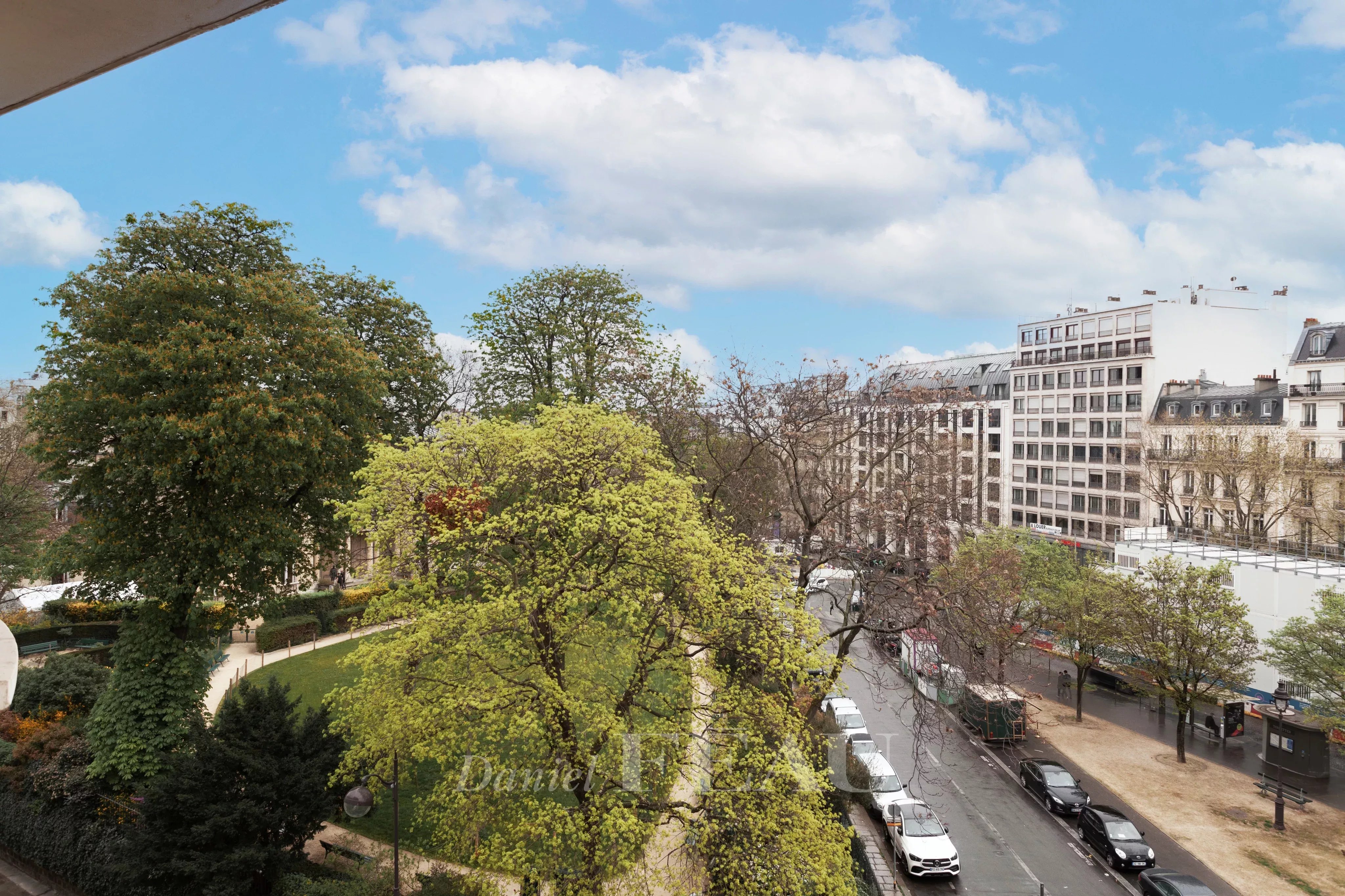 Sale Apartment Paris 8th
