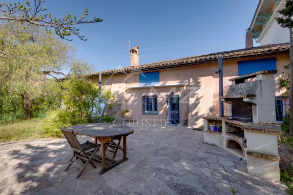 Sainte-Maxime property near the beach — photo 3