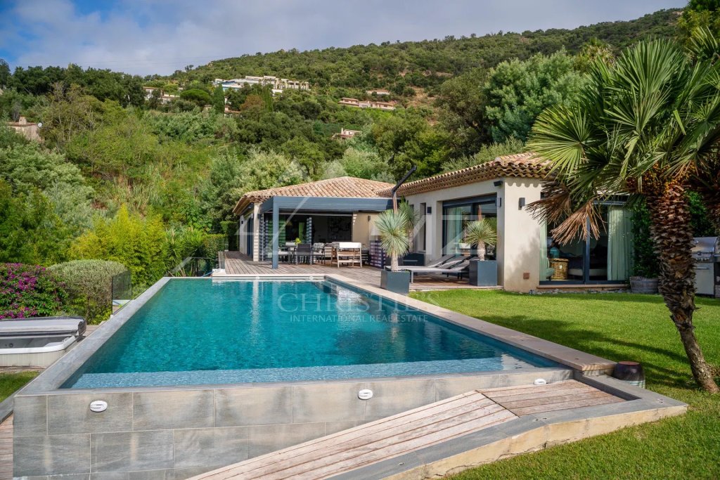 Villa for sale in Grimaud — Luxury Sea View Villa Grimaud | Family Estate in Beauvallon