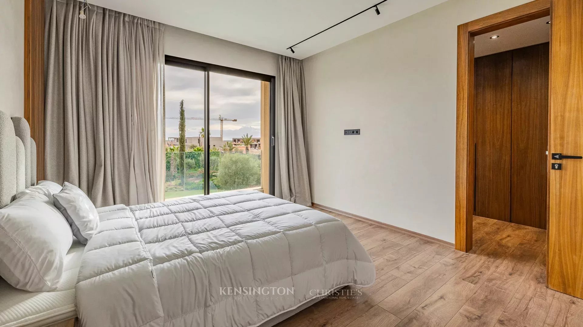 5 Bedroom Villa/Townhouse's Image 33