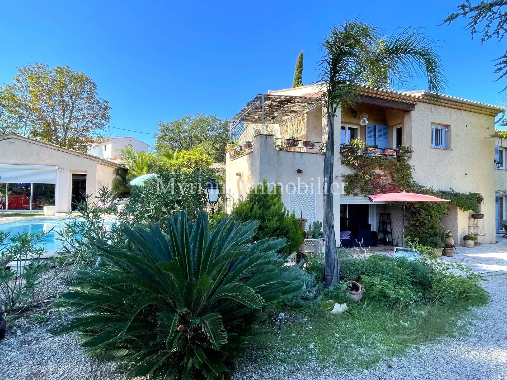 Villa 7 pièces, piscine Vue dégagée à PEYMEINADE