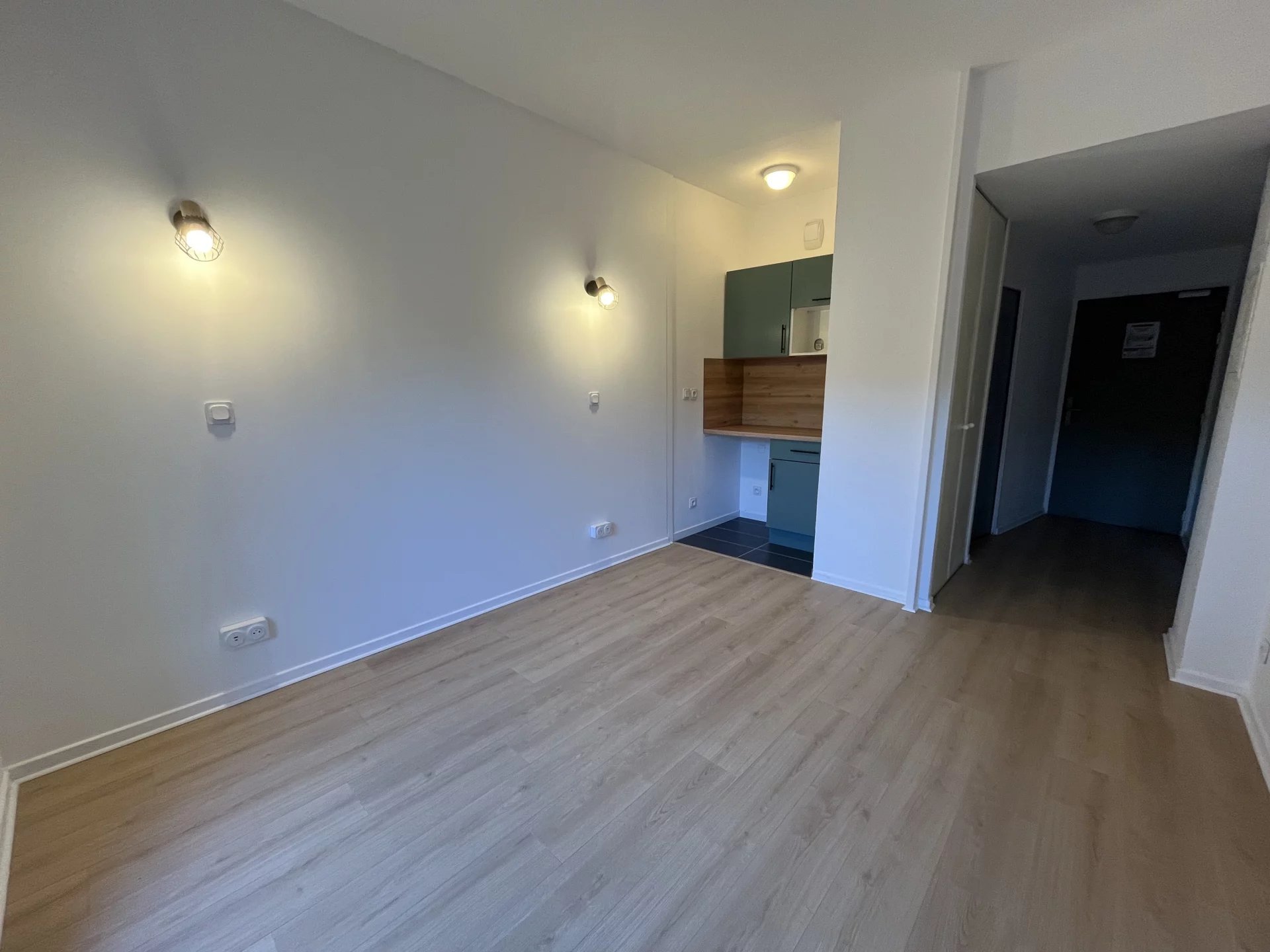 VALENCE - APPARTEMENT  T2 MEUBLE LMNP ENTIEREMENT RENOVE