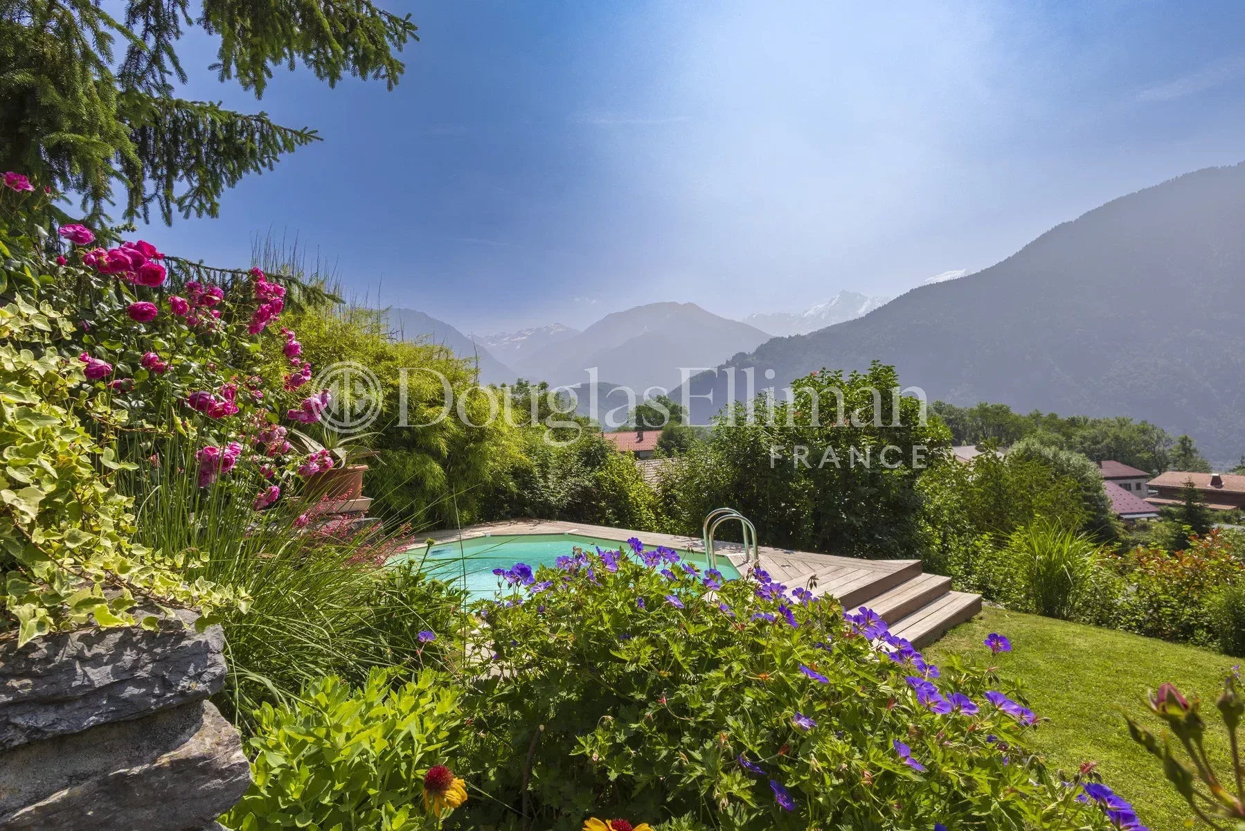 PASSY – Appartement de 4 chambres avec une grande terrasse et une piscine - Image nᵒ3