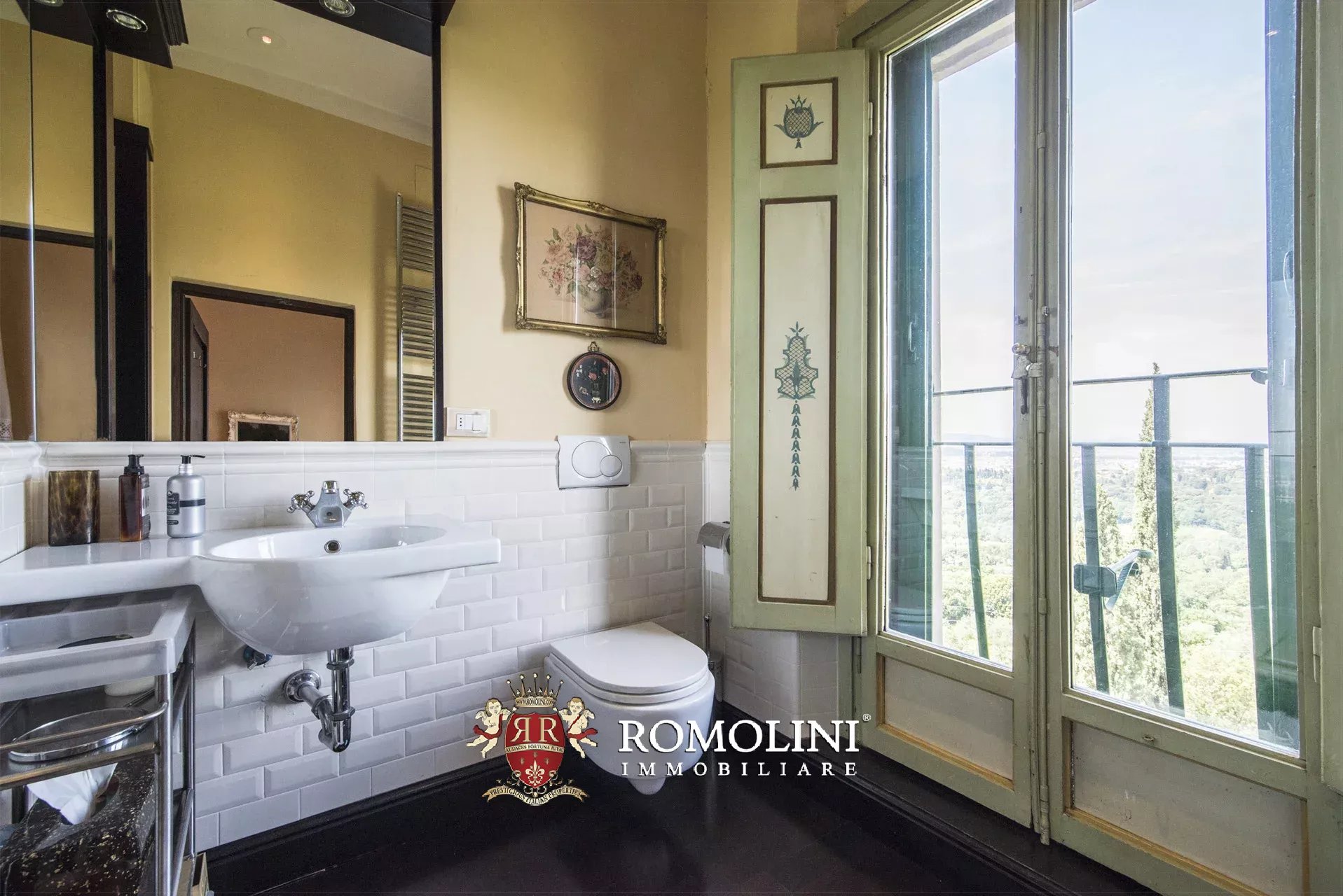 8 Bedroom Villa/Townhouse's Image 44