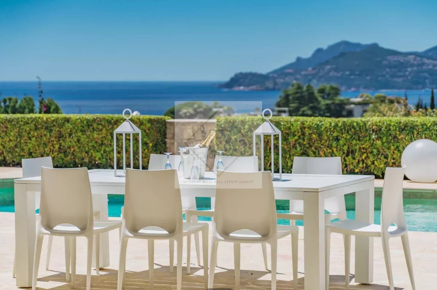 Villa de Luxe à Cannes avec Piscine Chauffée & Vue Mer