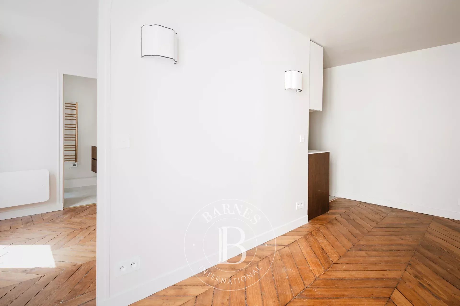 Paris  - Appartement 2 Pi&egrave;ces, 1 Chambre - picture 2