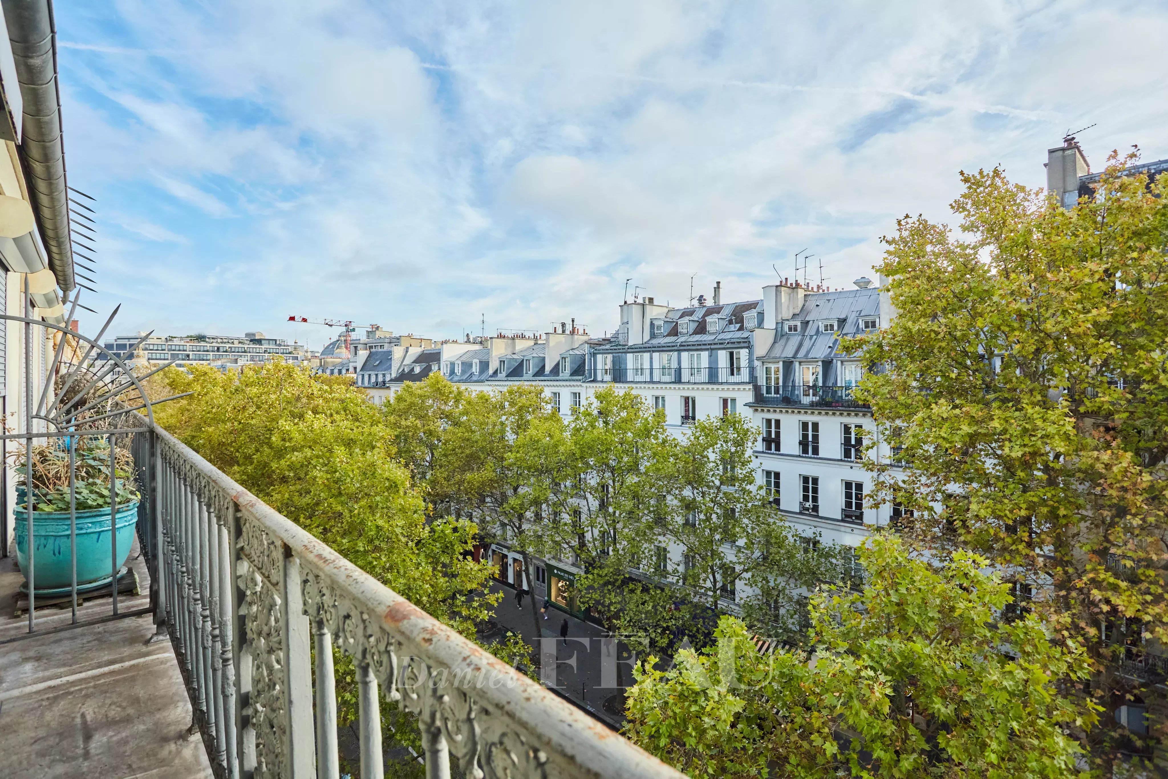 Sale Apartment Paris 8th