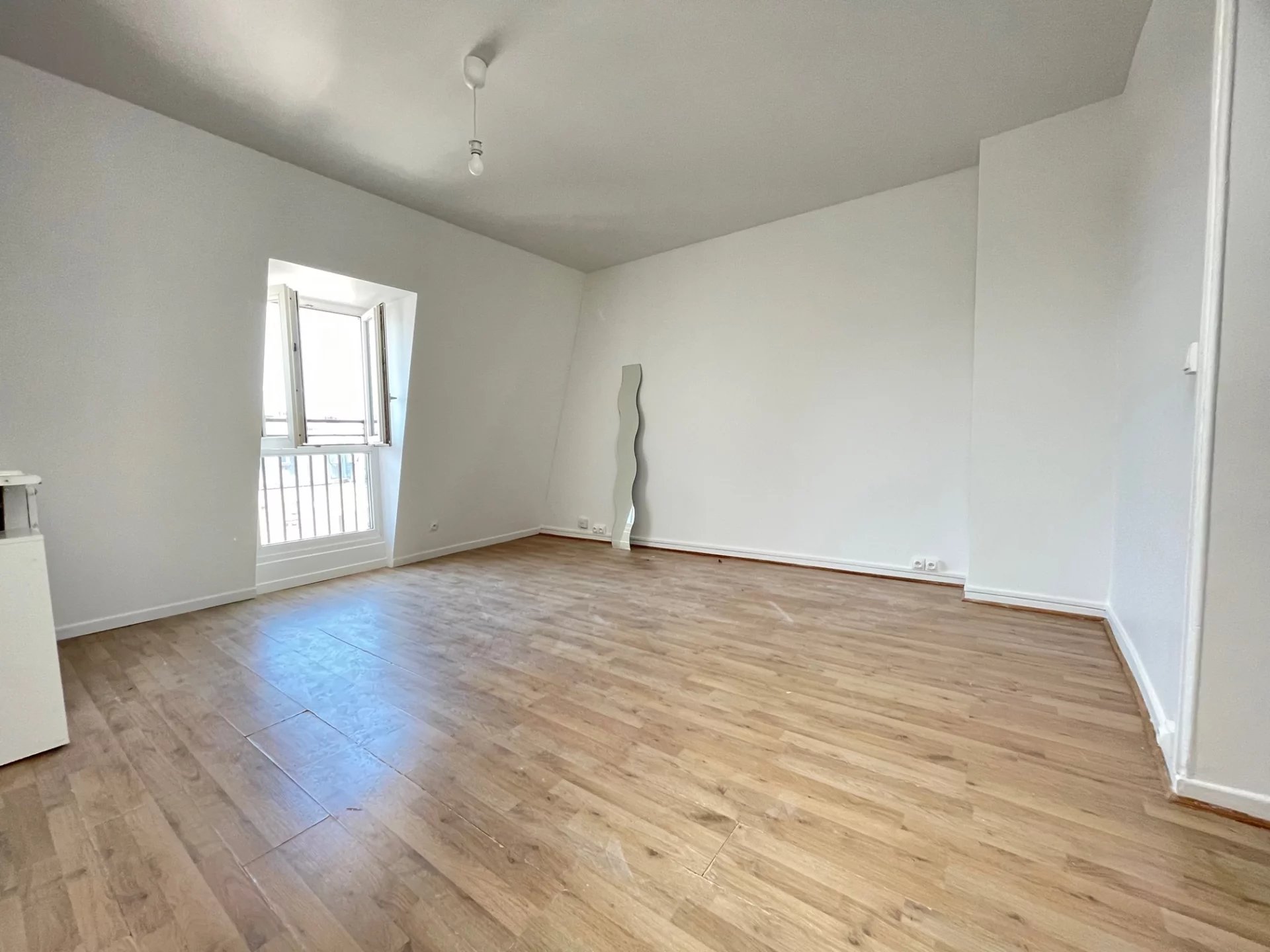 2 pièces, dernier étage ! Secteur Batignolles !