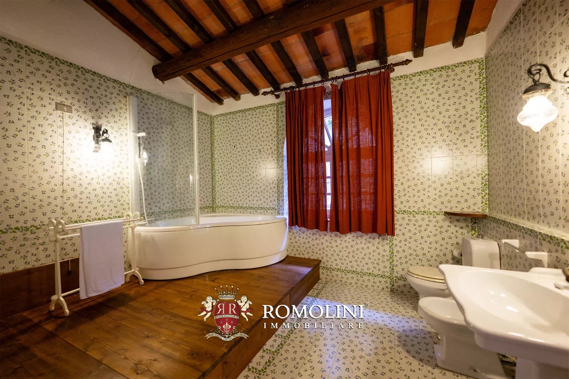 8 Bedroom Villa/Townhouse's Image 57