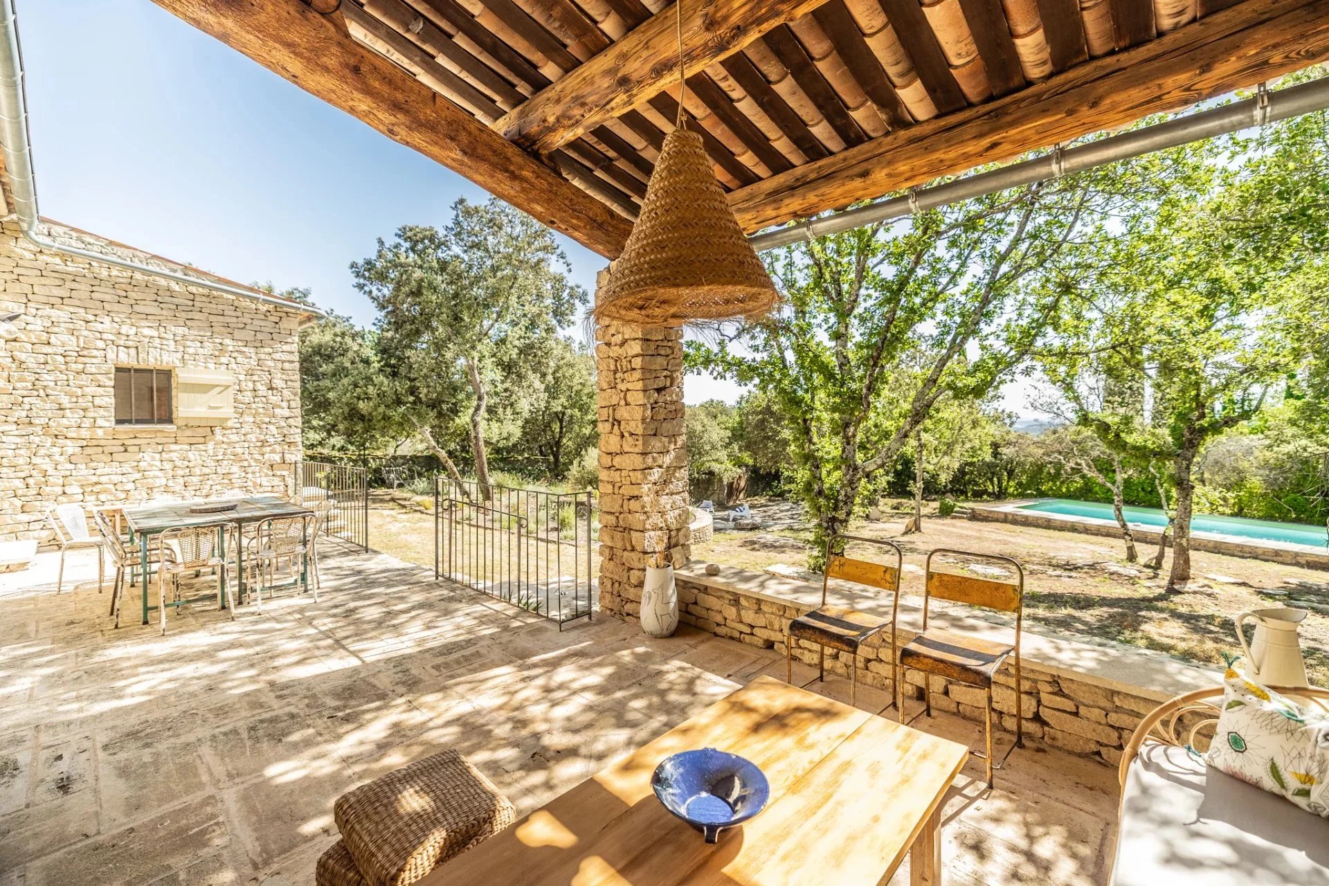 Gordes - Renovated stone house with swimming pool near the village