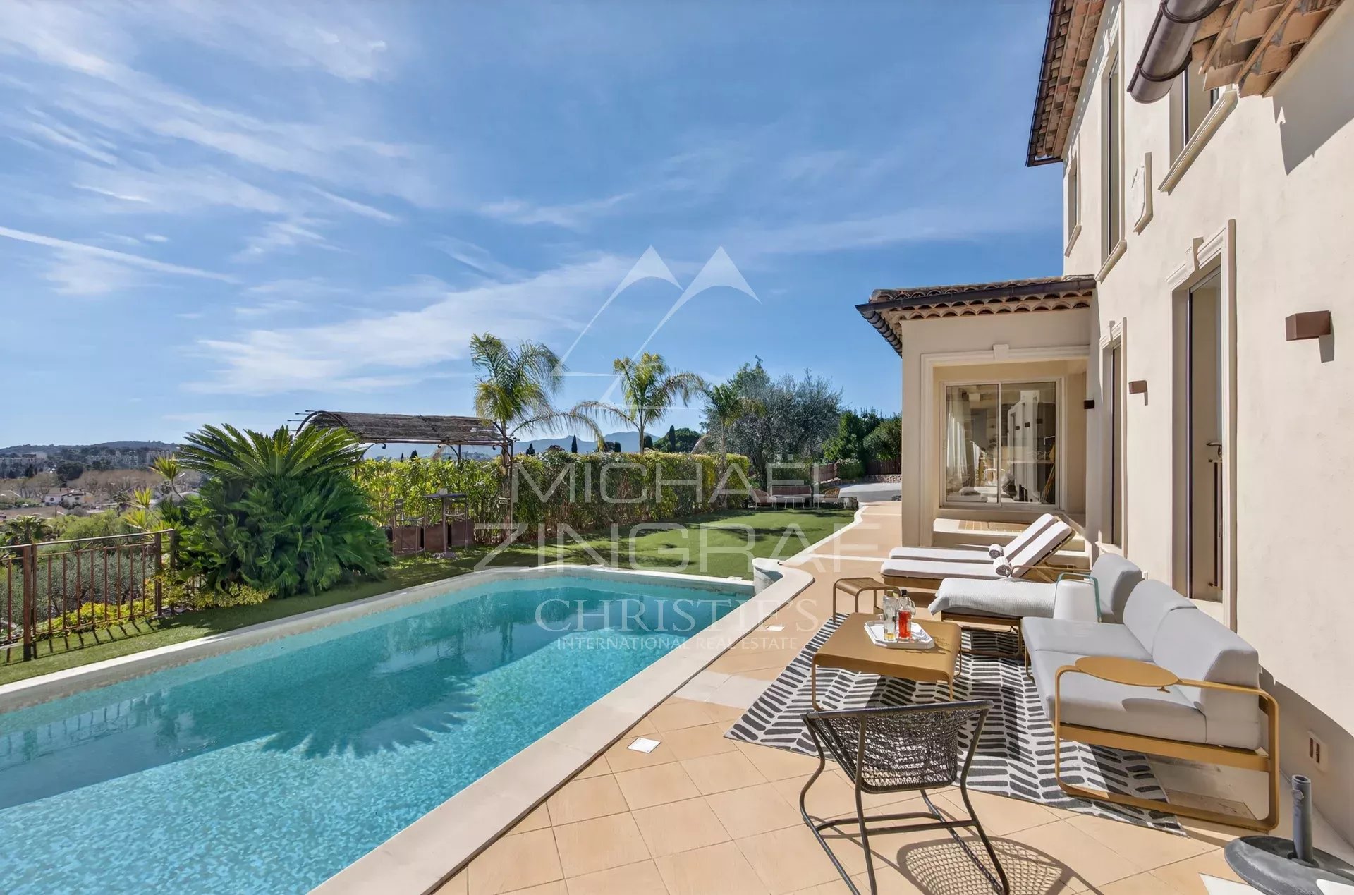 5 Bedroom Villa/Townhouse's Image 13