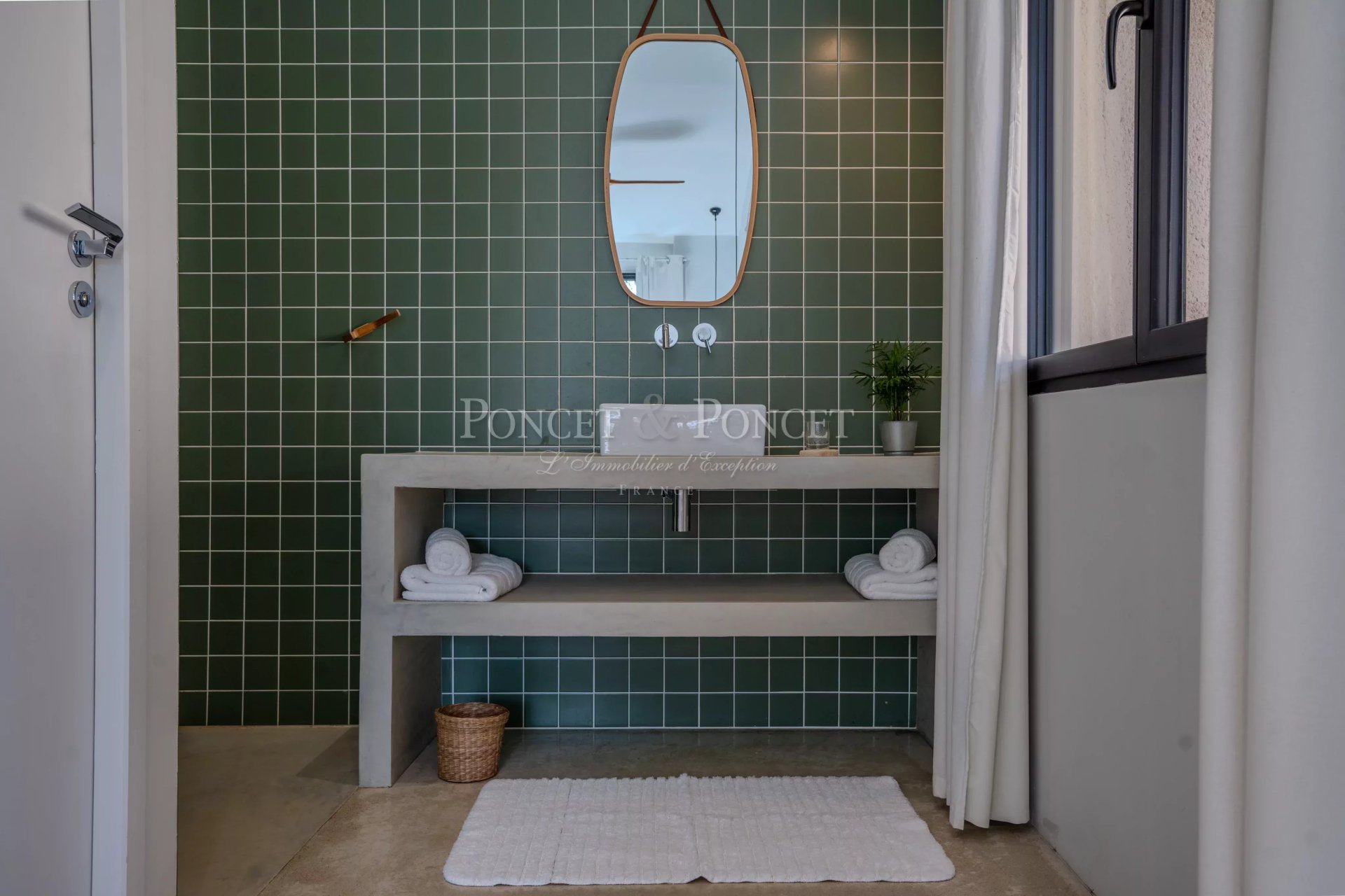18 Bedroom Villa/Townhouse's Image 17