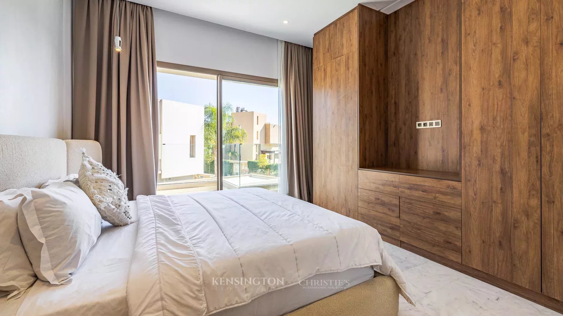 4 Bedroom Villa/Townhouse's Image 7