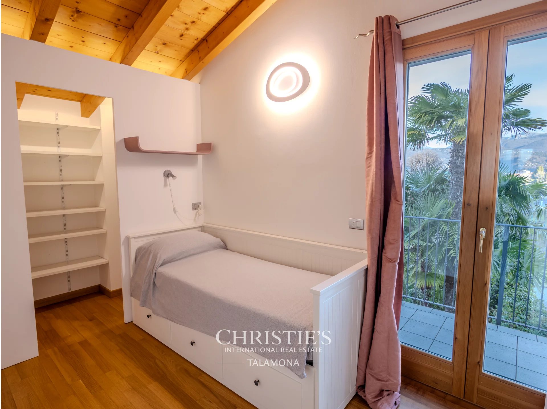 4 Bedroom Villa/Townhouse's Image 23