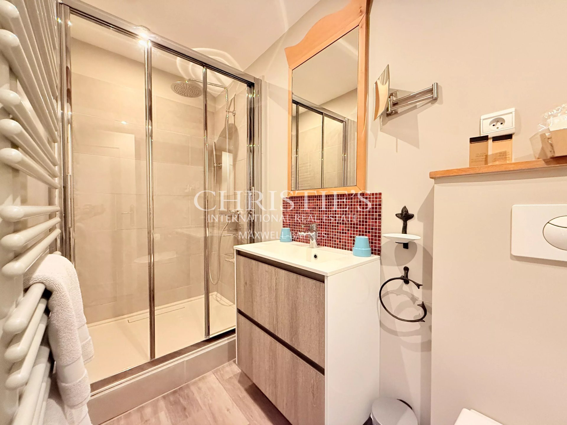 9 Bedroom Villa/Townhouse's Image 24