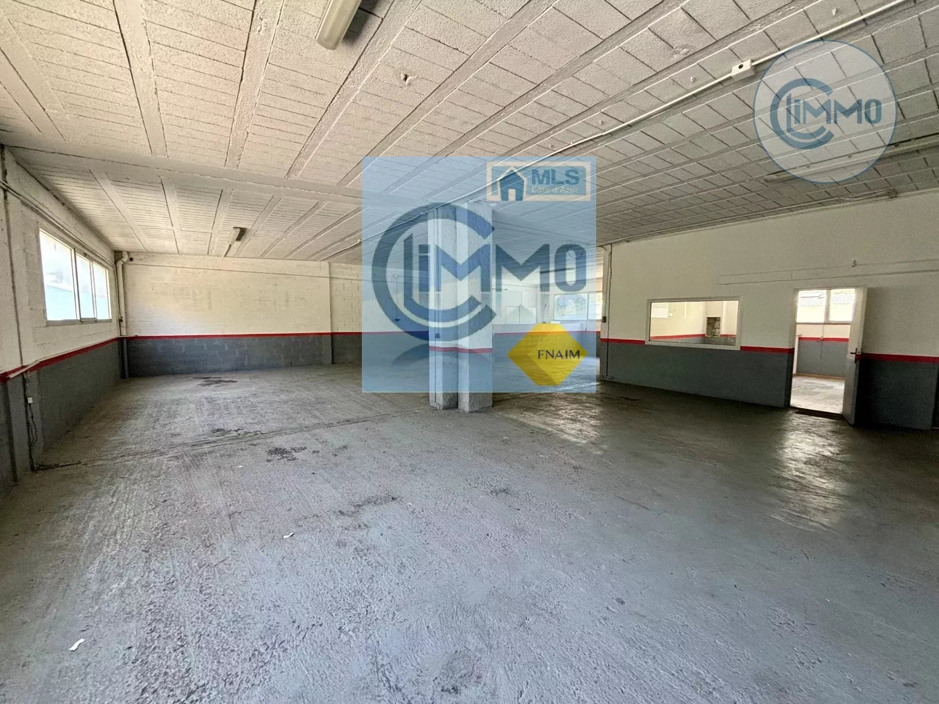 Rental Retail space - Saint-André-de-la-Roche